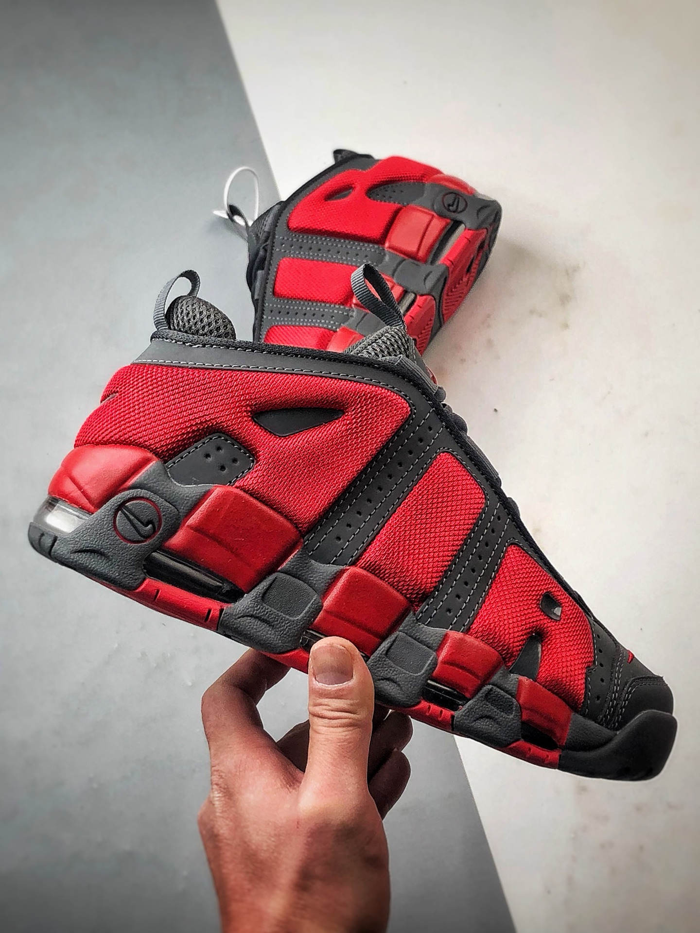 NK Air More Uptempo Low 深灰红  FZ3055-002