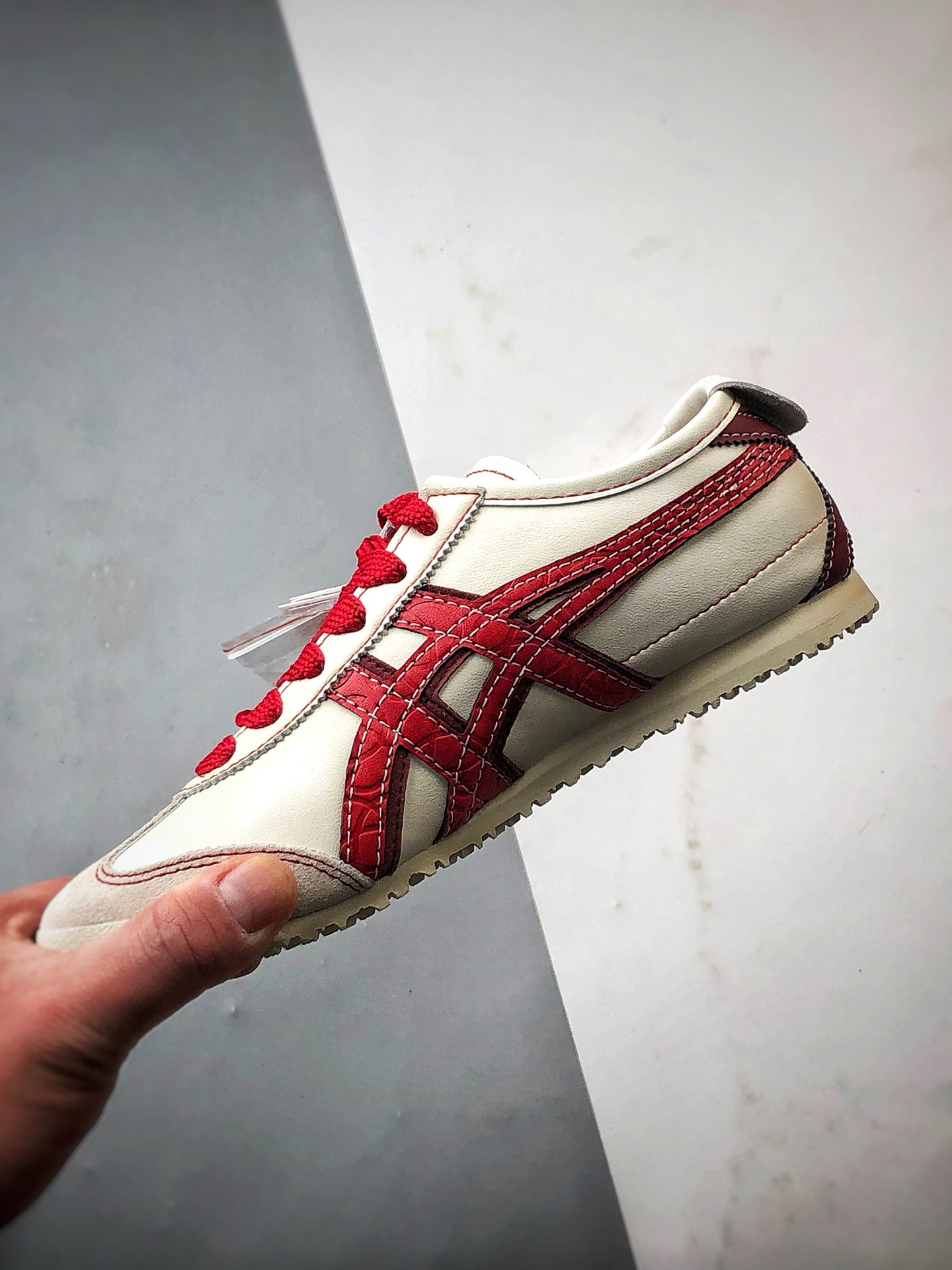 Asics 鬼冢虎 Mexico 66 蛇年白红 1183C391-100