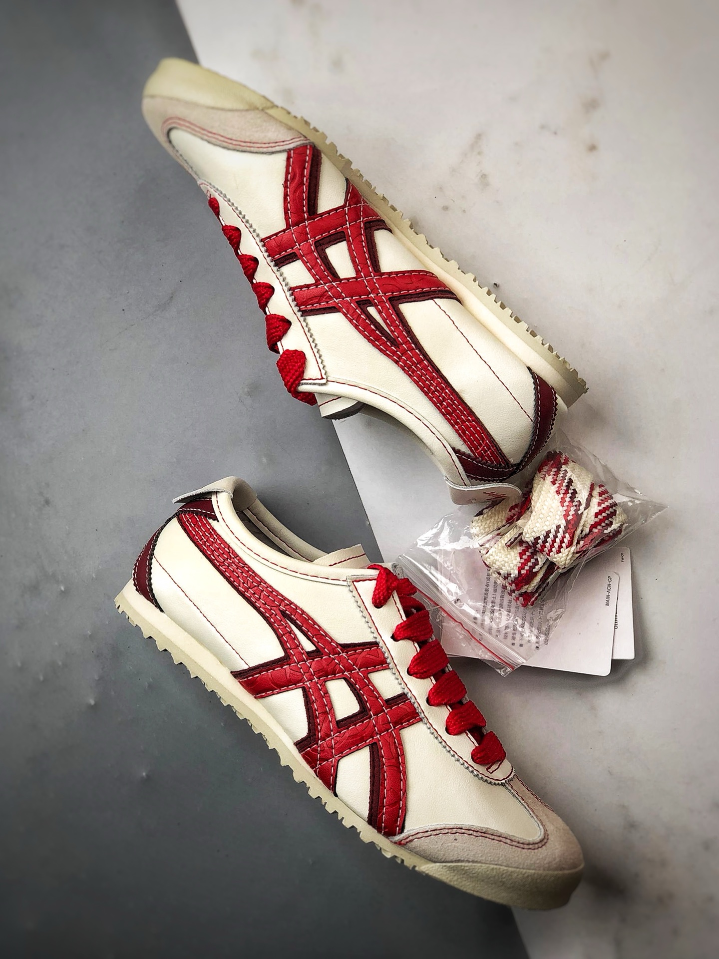 Asics 鬼冢虎 Mexico 66 蛇年白红 1183C391-100