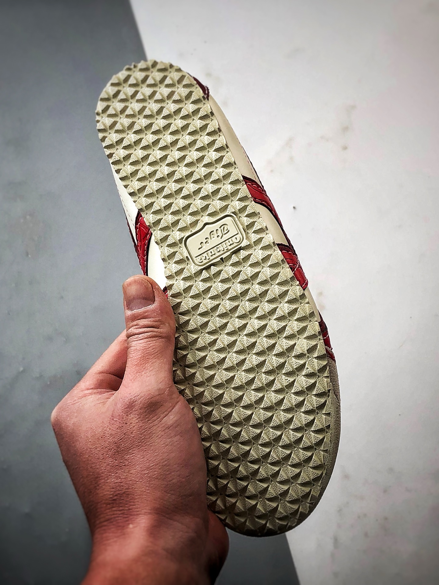 Asics 鬼冢虎 Mexico 66 蛇年白红 1183C391-100