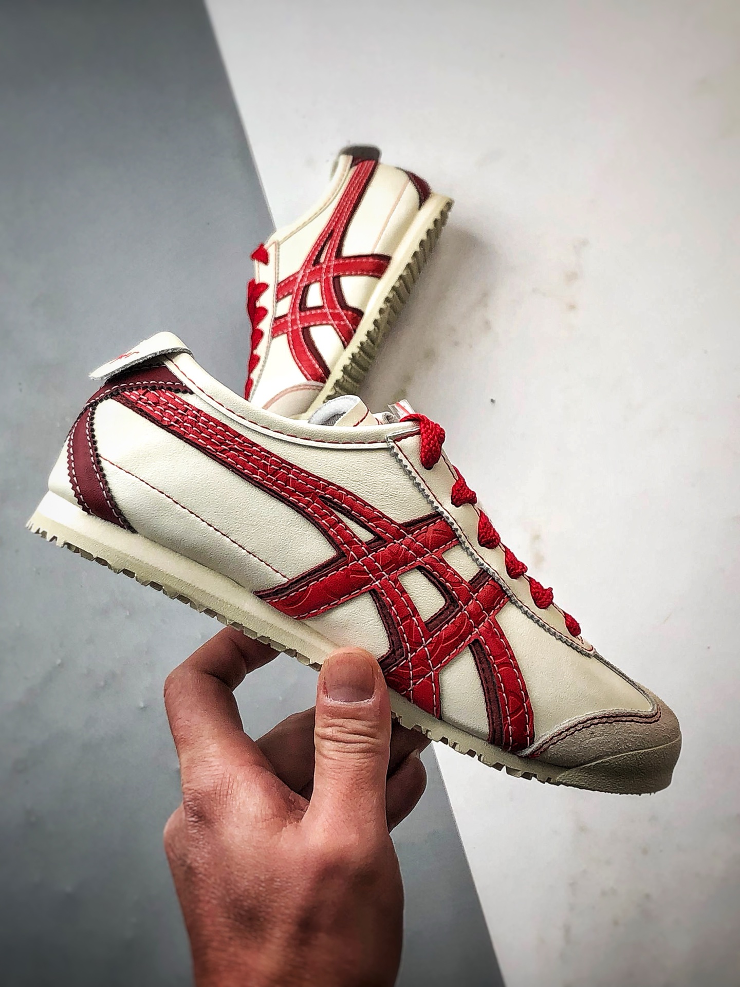 Asics 鬼冢虎 Mexico 66 蛇年白红 1183C391-100