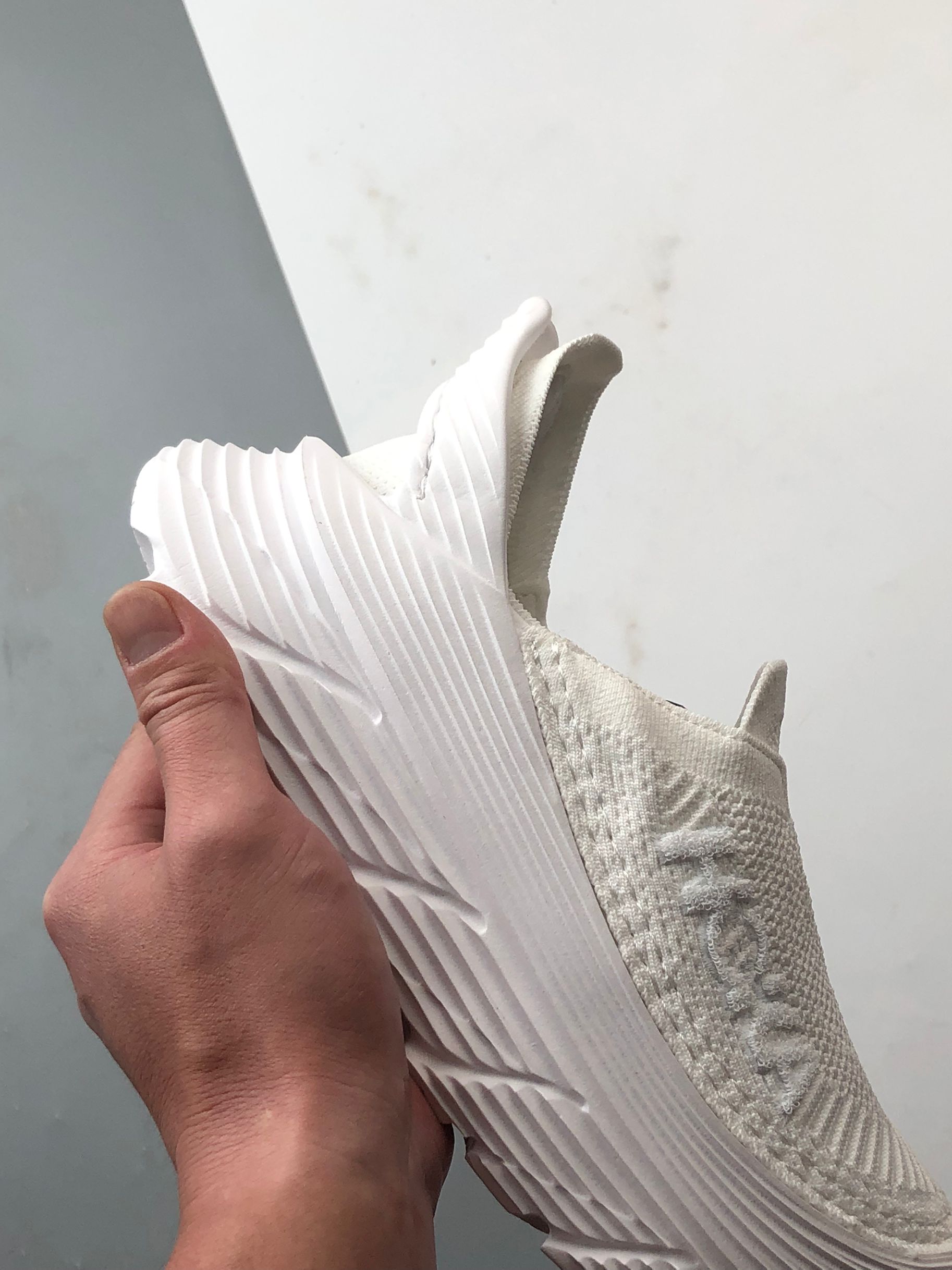 Hoka One One Restore TC 白色 一脚蹬潮流徒步舒适缓震运动鞋 1134532-RAWW