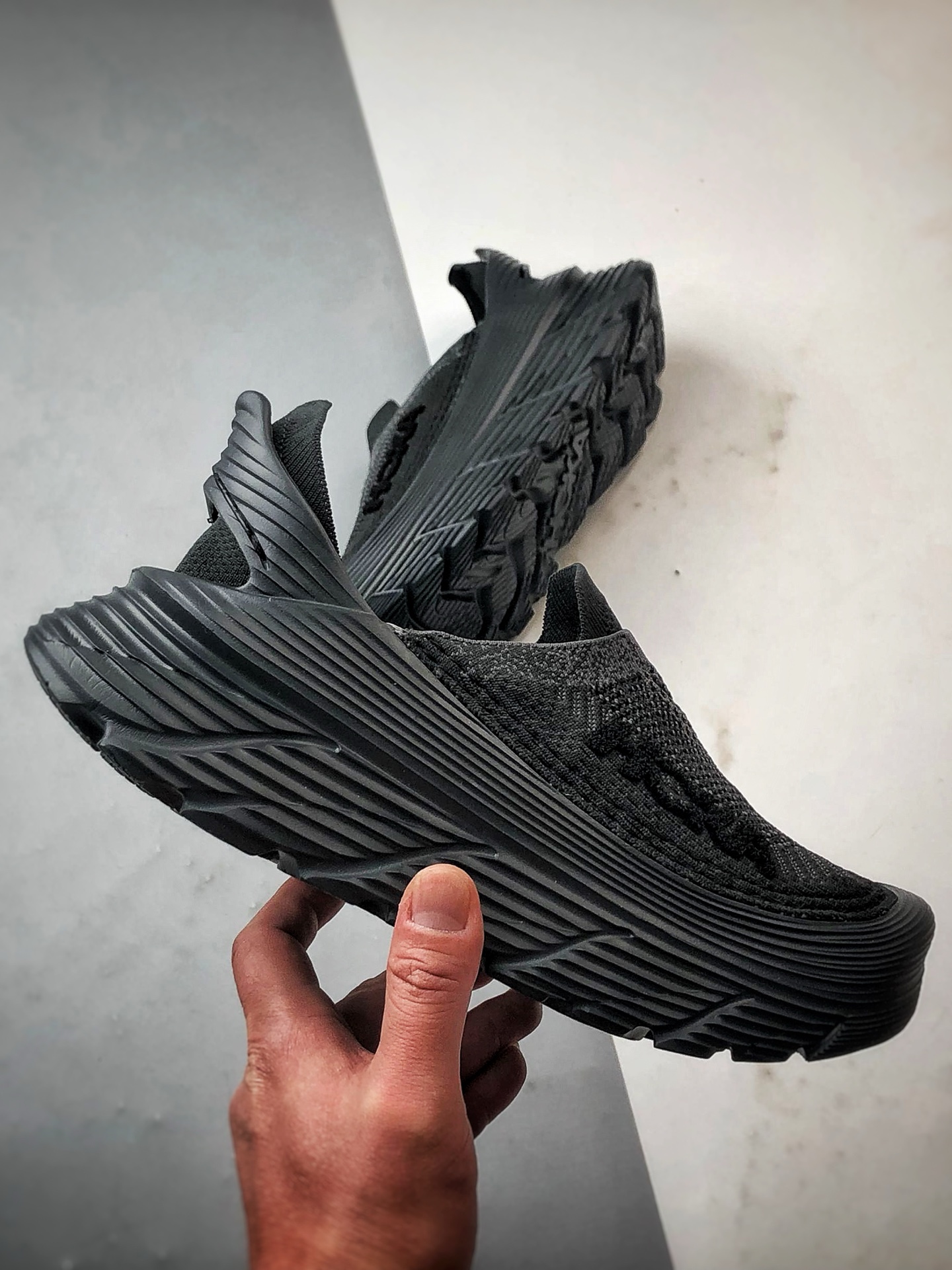 Hoka One One Restore TC 黑色 一脚蹬潮流徒步舒适缓震运动鞋  1134532-BBLC