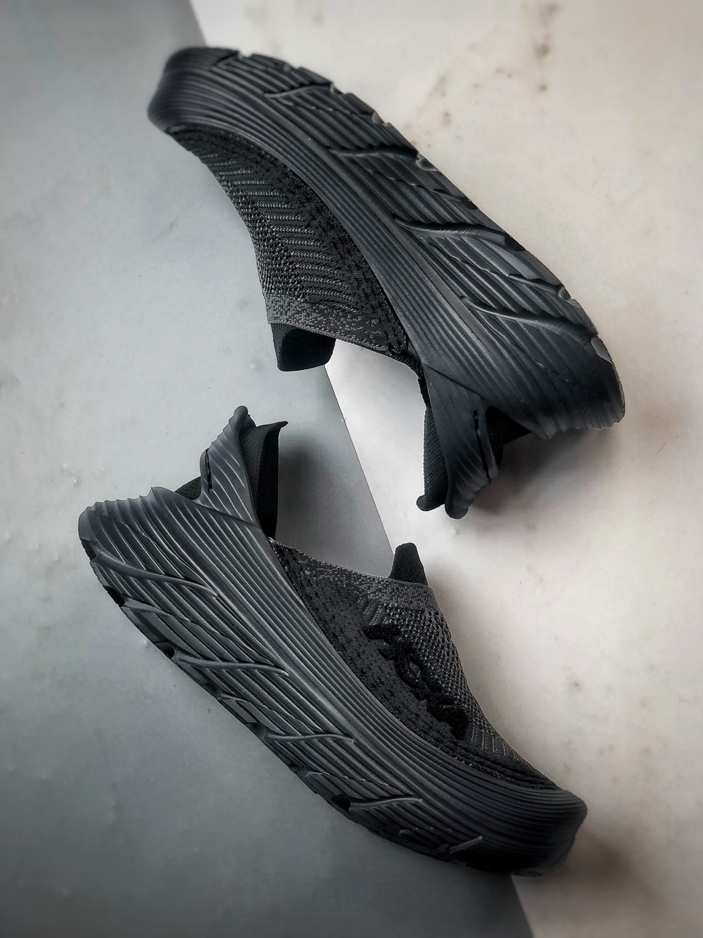 Hoka One One Restore TC 黑色 一脚蹬潮流徒步舒适缓震运动鞋  1134532-BBLC