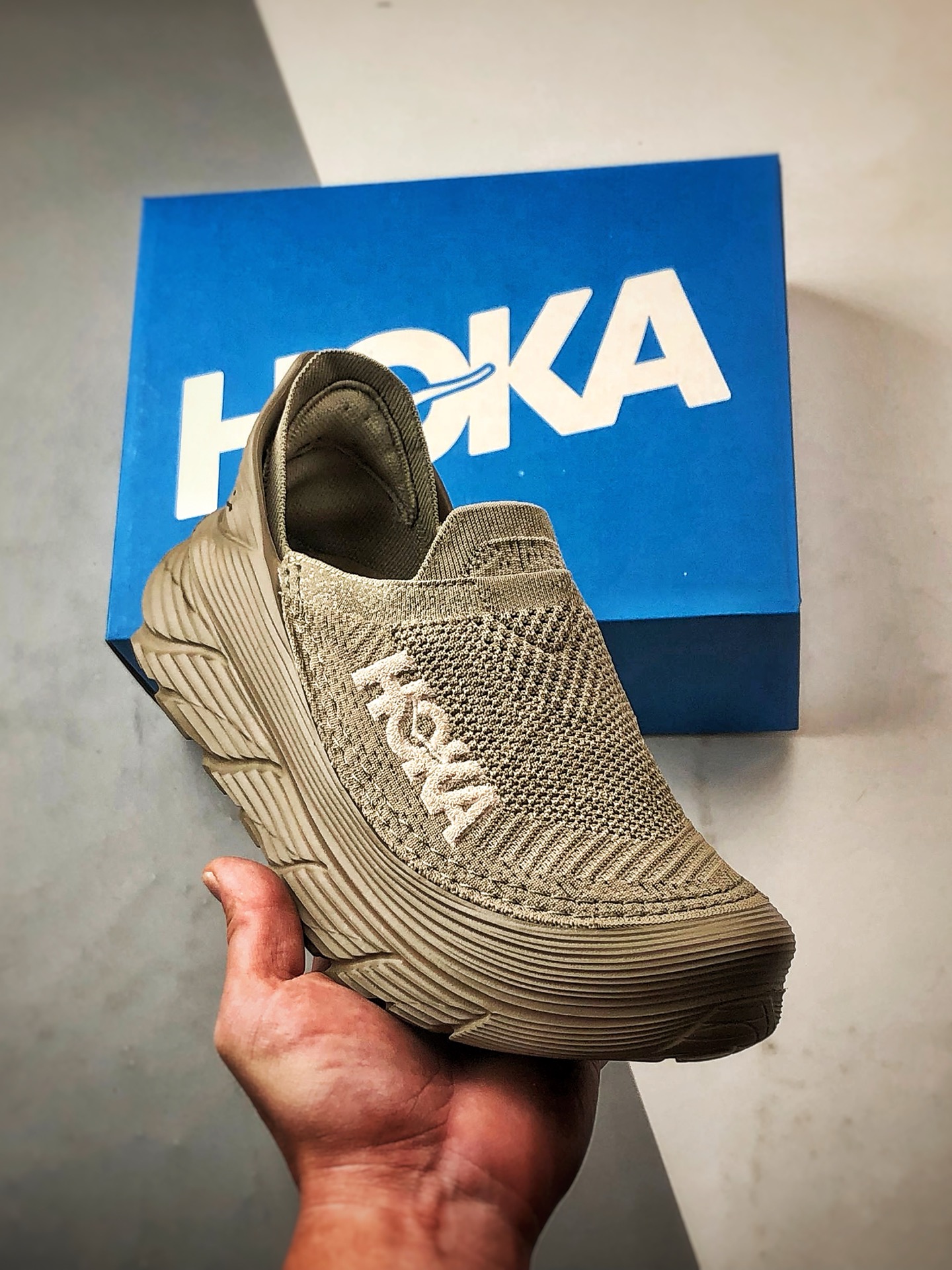 Hoka One One Restore TC 沙色 一脚蹬潮流徒步舒适缓震运动鞋  1134532-DOTN