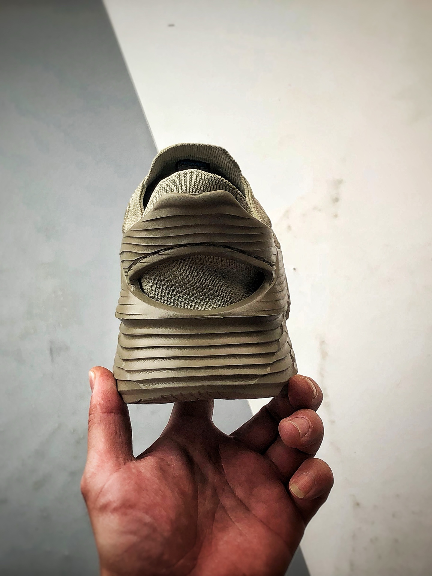 Hoka One One Restore TC 沙色 一脚蹬潮流徒步舒适缓震运动鞋  1134532-DOTN