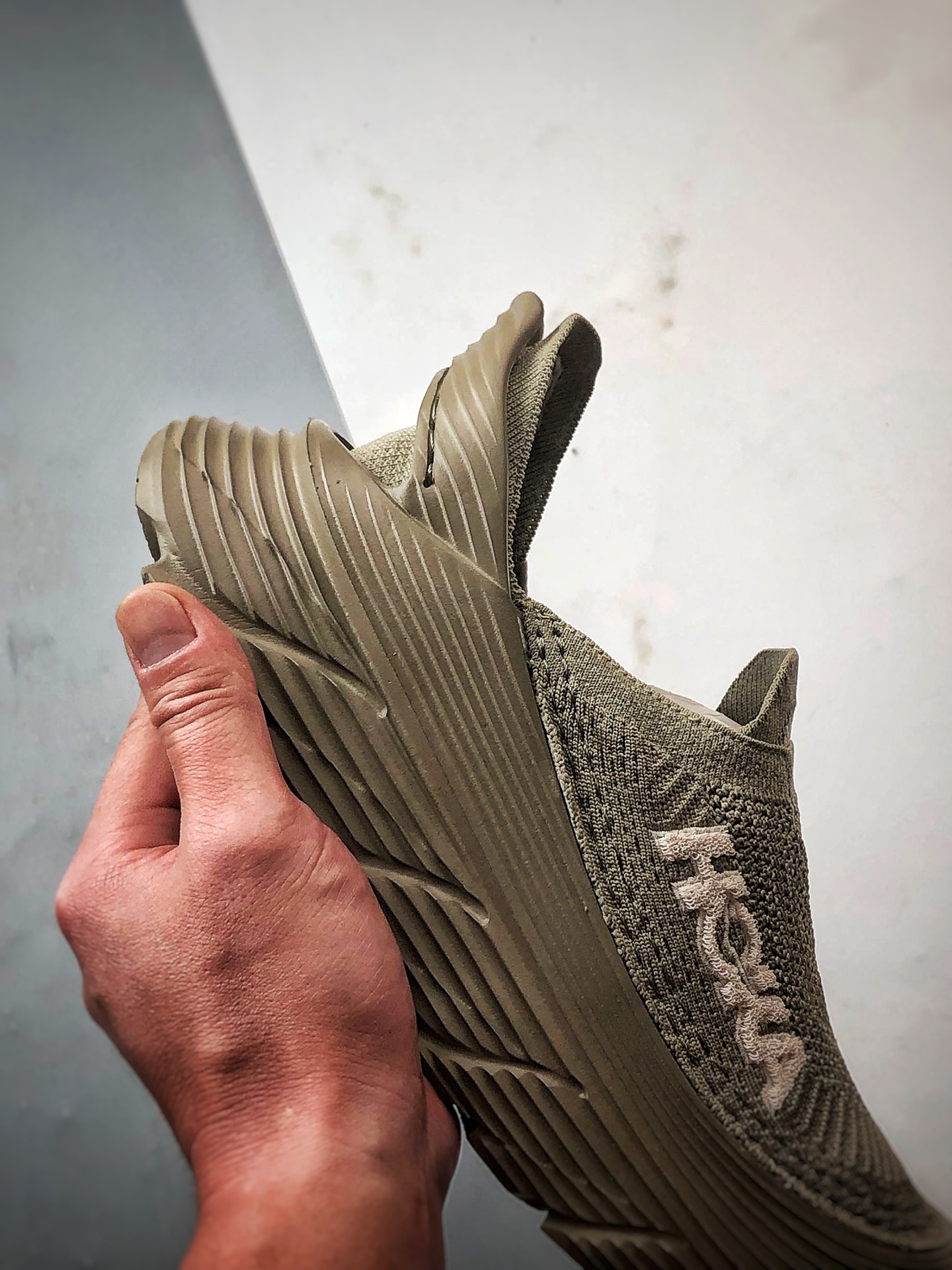 Hoka One One Restore TC 沙色 一脚蹬潮流徒步舒适缓震运动鞋  1134532-DOTN