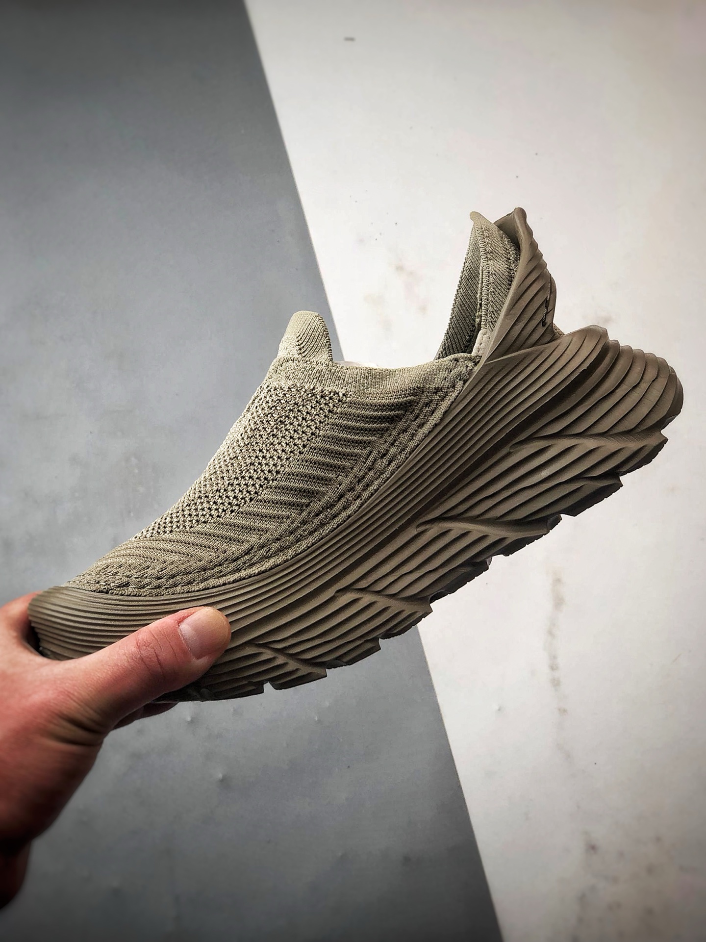 Hoka One One Restore TC 沙色 一脚蹬潮流徒步舒适缓震运动鞋  1134532-DOTN