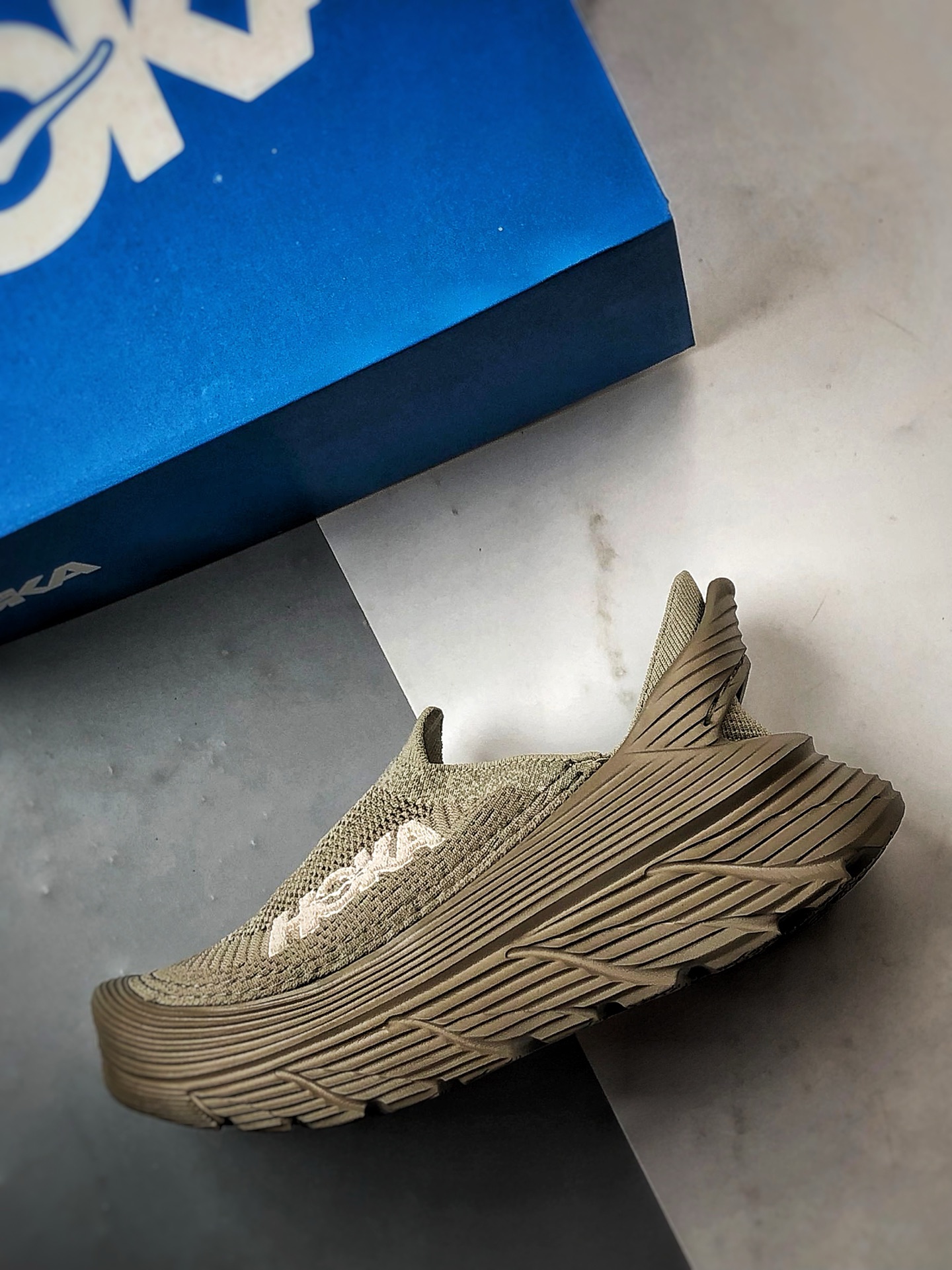 Hoka One One Restore TC 沙色 一脚蹬潮流徒步舒适缓震运动鞋  1134532-DOTN