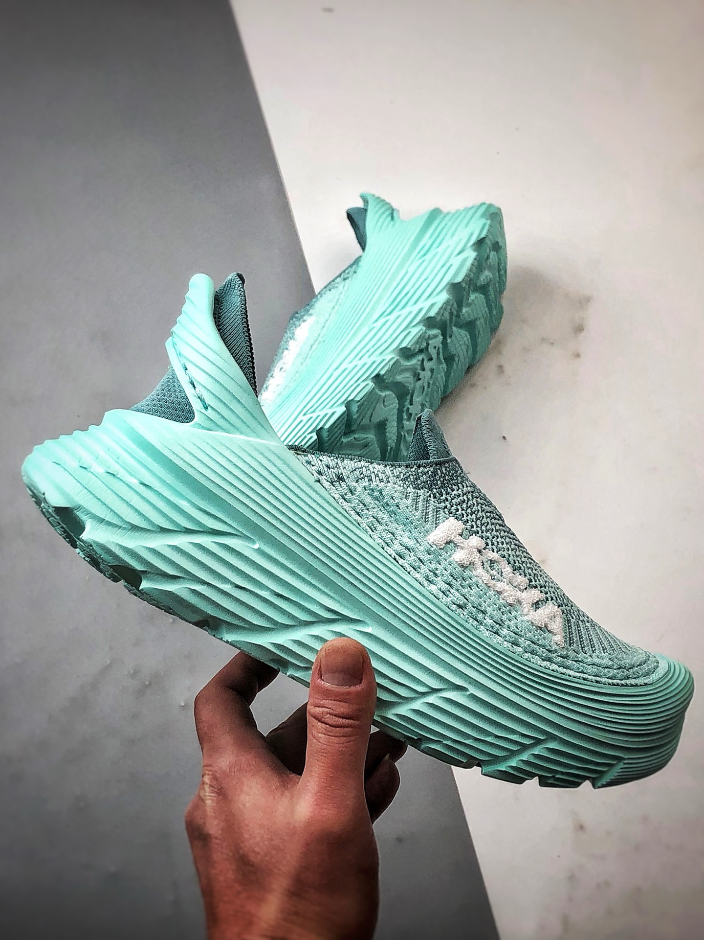 Hoka One One Restore TC 天青色 一脚蹬潮流徒步舒适缓震运动鞋  1134532-OMSO