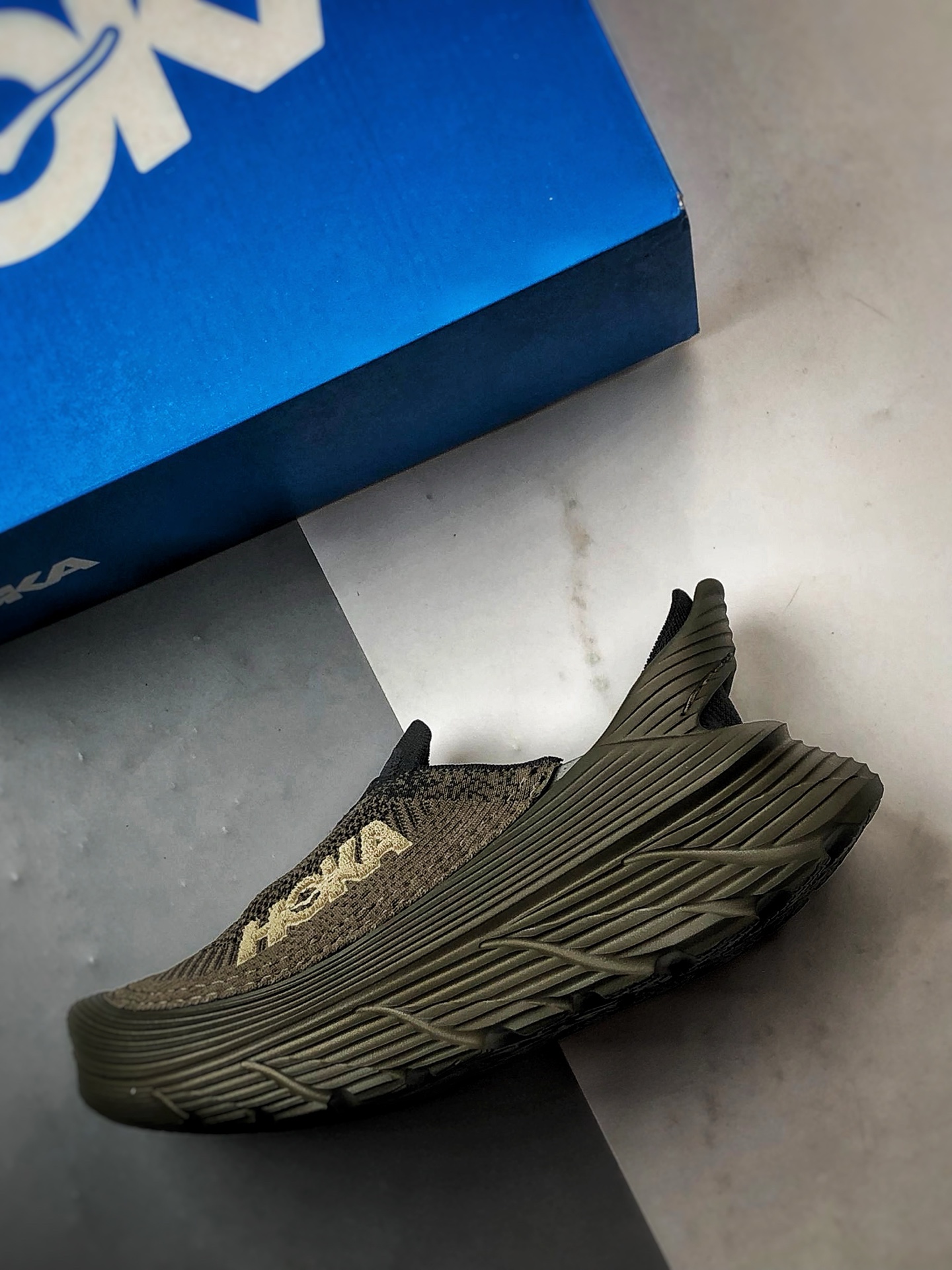 Hoka One One Restore TC 深橄榄色 一脚蹬潮流徒步舒适缓震运动鞋  1134532-DOB