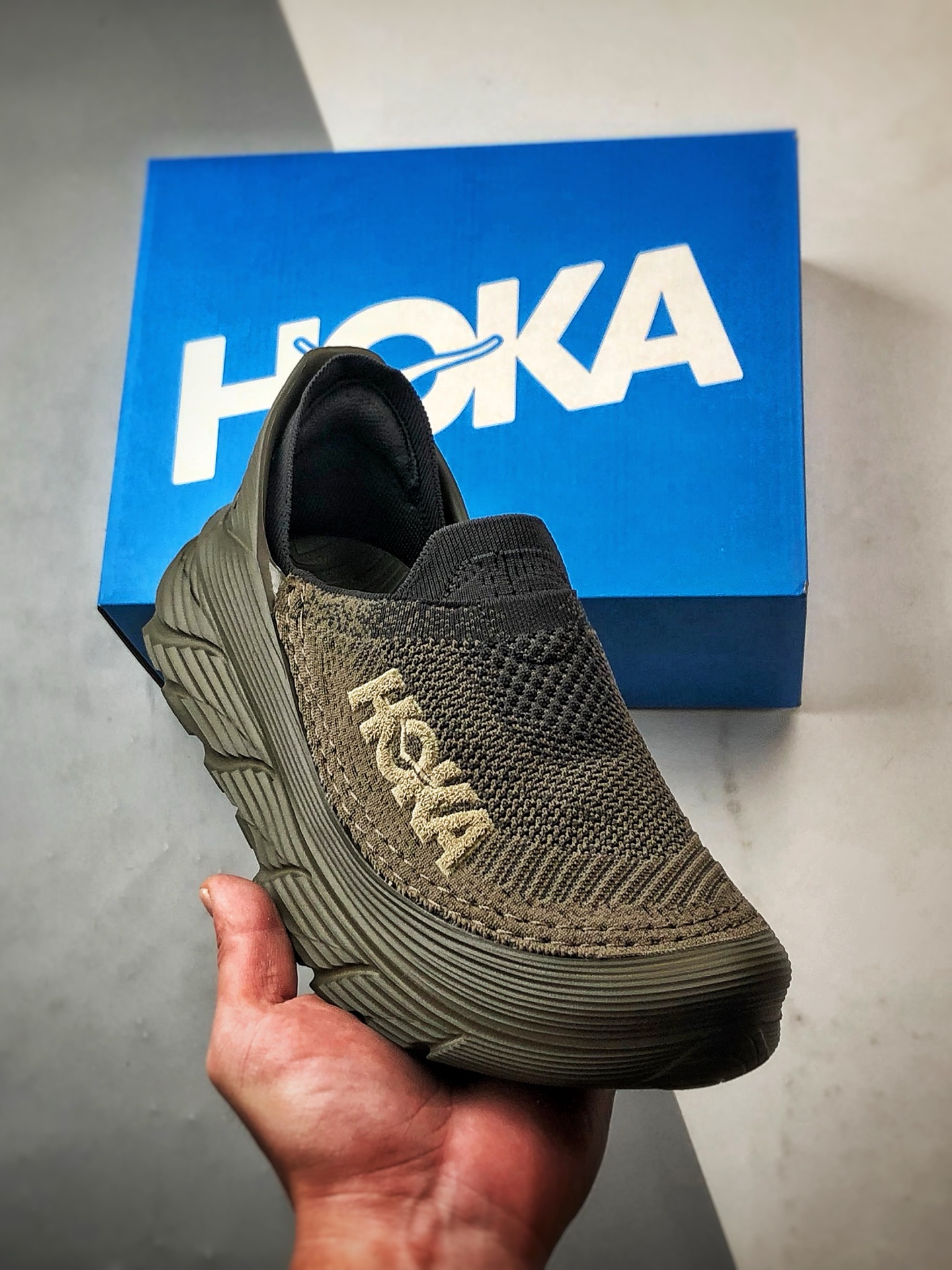 Hoka One One Restore TC 深橄榄色 一脚蹬潮流徒步舒适缓震运动鞋  1134532-DOB