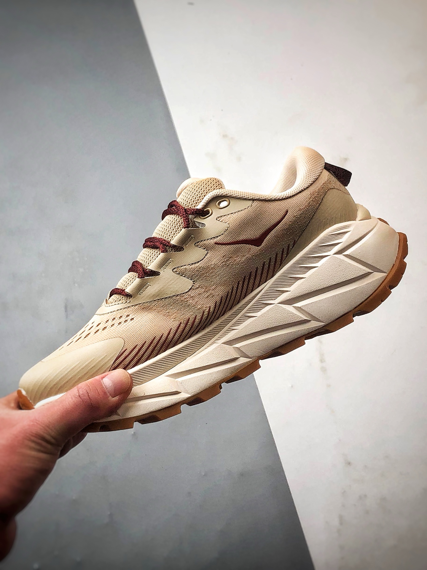 Hoka One One Skyline-Float X 米红 天际线户外功能休闲徒步鞋  1153350-SSEN