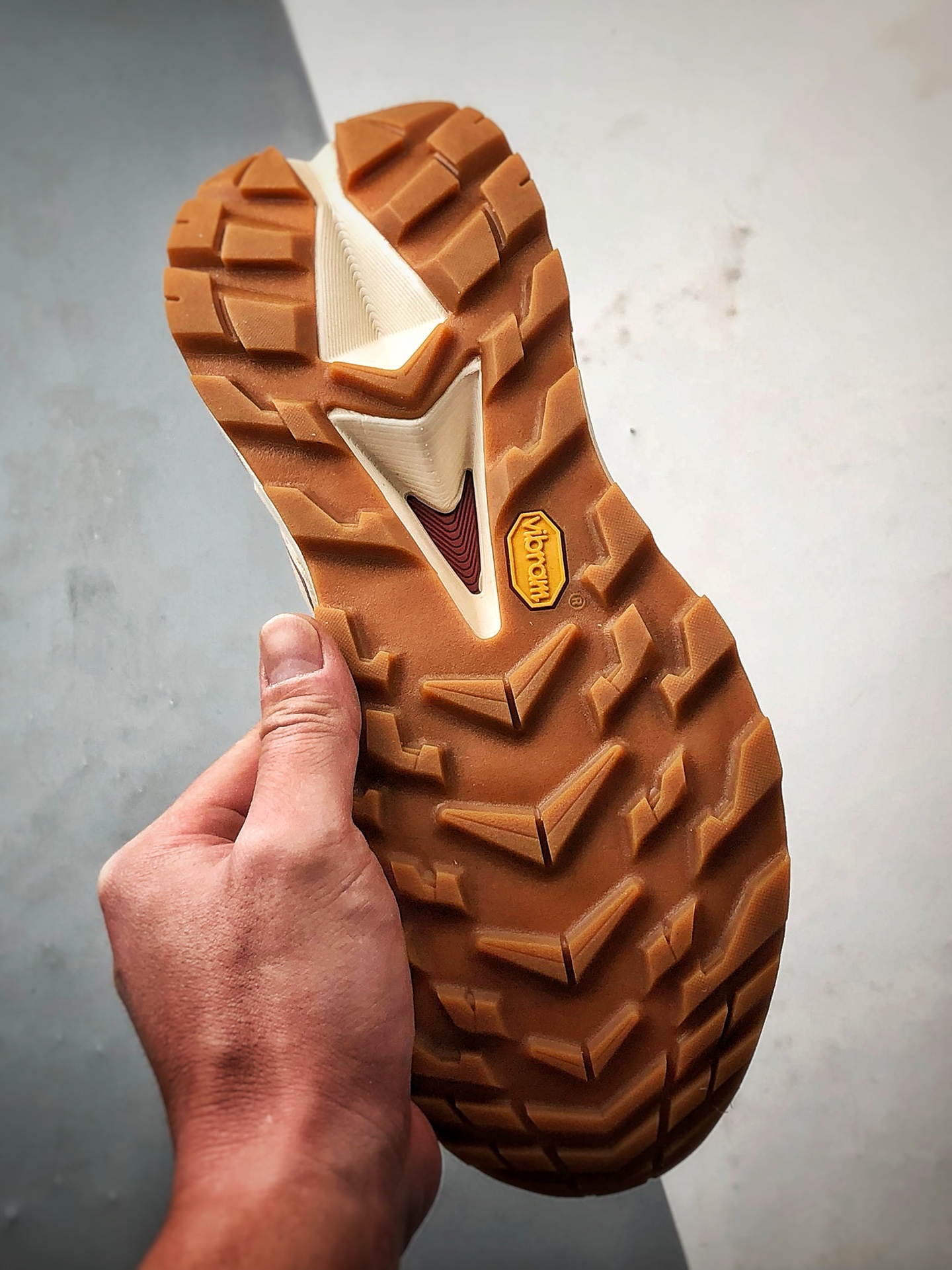 Hoka One One Skyline-Float X 米红 天际线户外功能休闲徒步鞋  1153350-SSEN