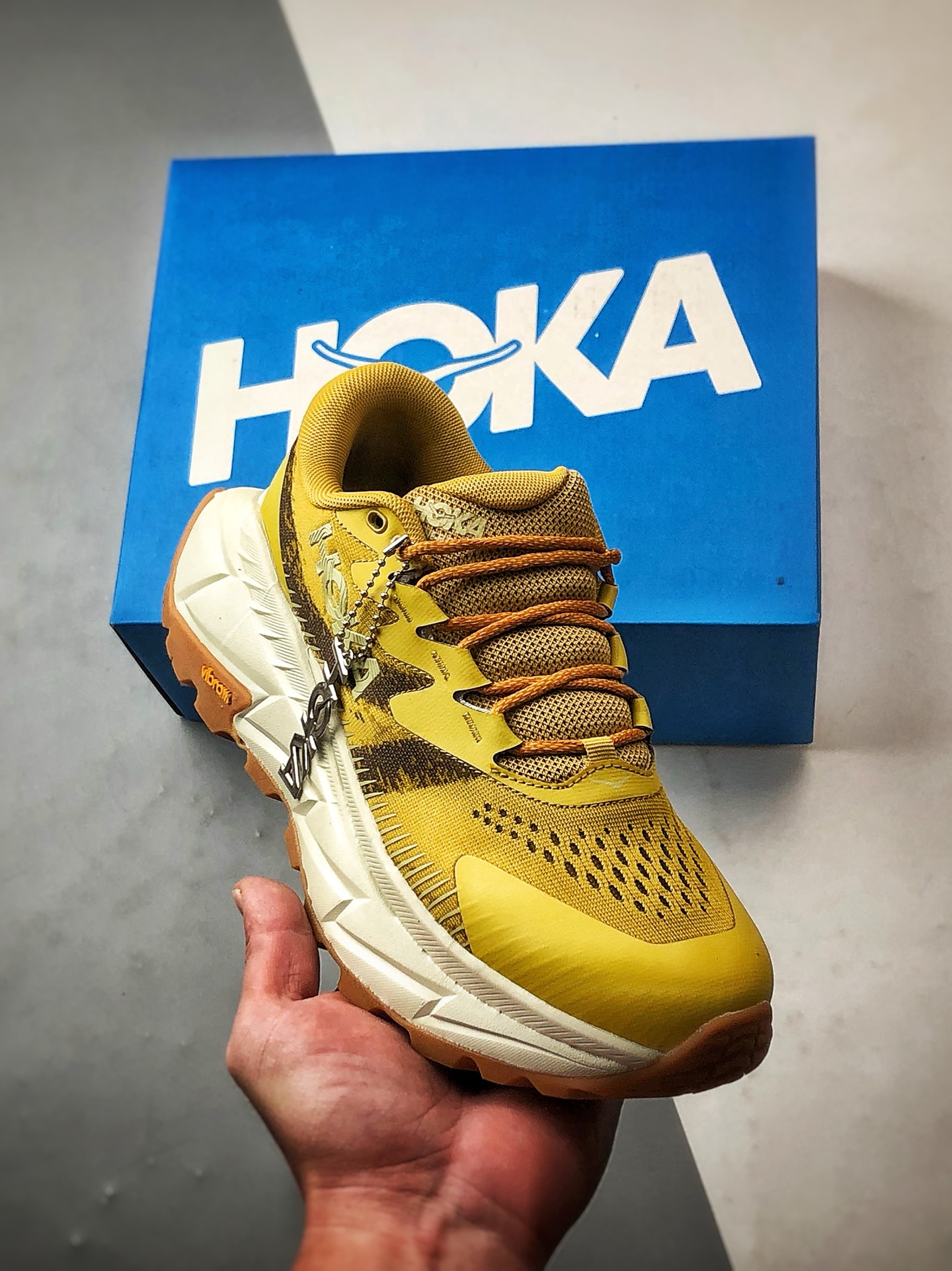 Hoka One One Skyline-Float X 棕黄 天际线户外功能休闲徒步鞋  1153350-GLDO