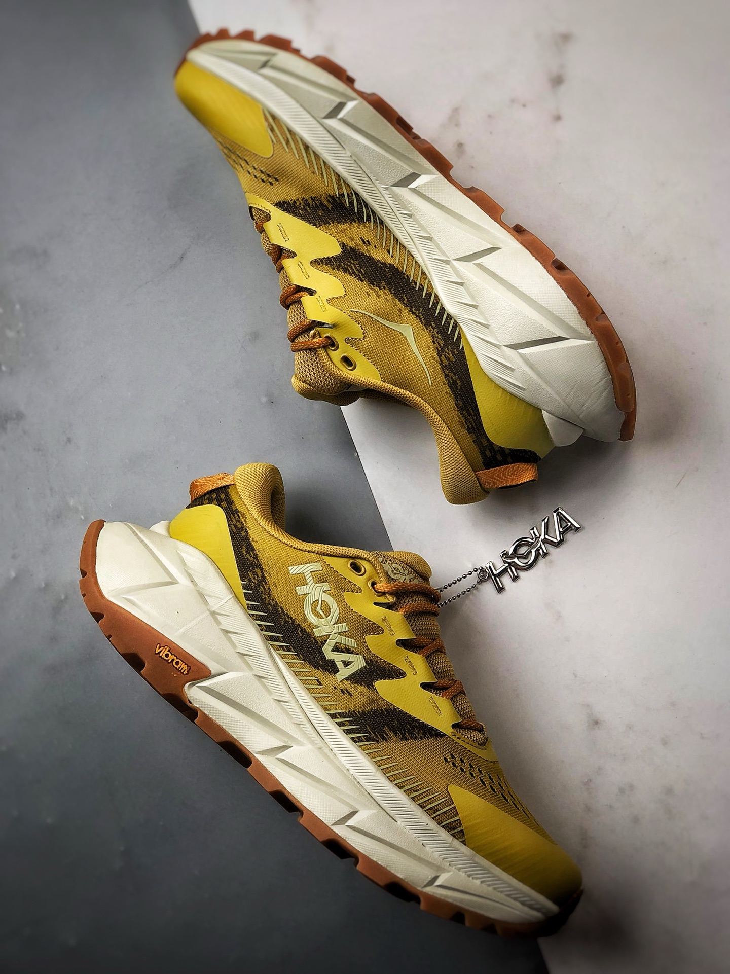 Hoka One One Skyline-Float X 棕黄 天际线户外功能休闲徒步鞋  1153350-GLDO