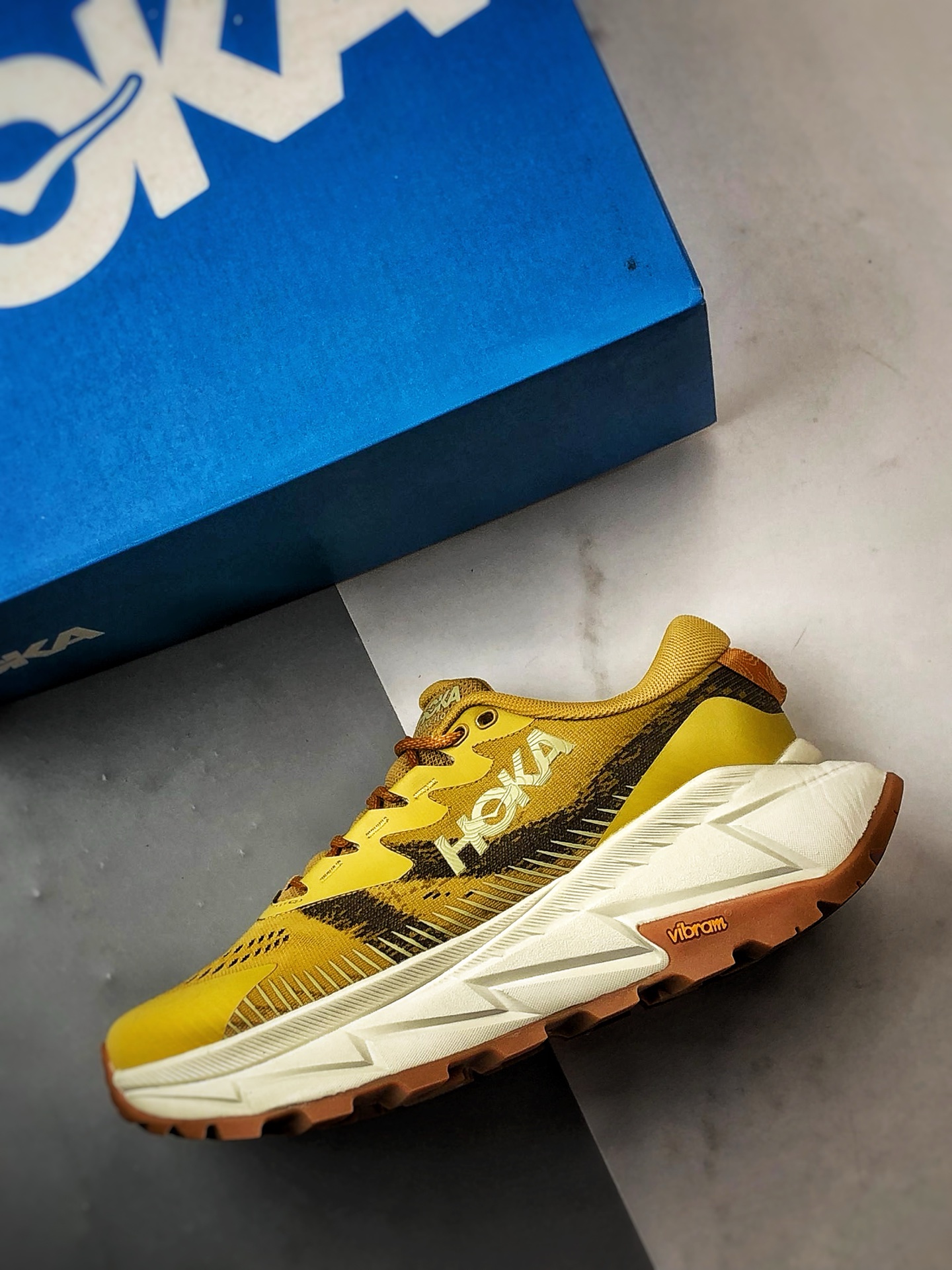 Hoka One One Skyline-Float X 棕黄 天际线户外功能休闲徒步鞋  1153350-GLDO