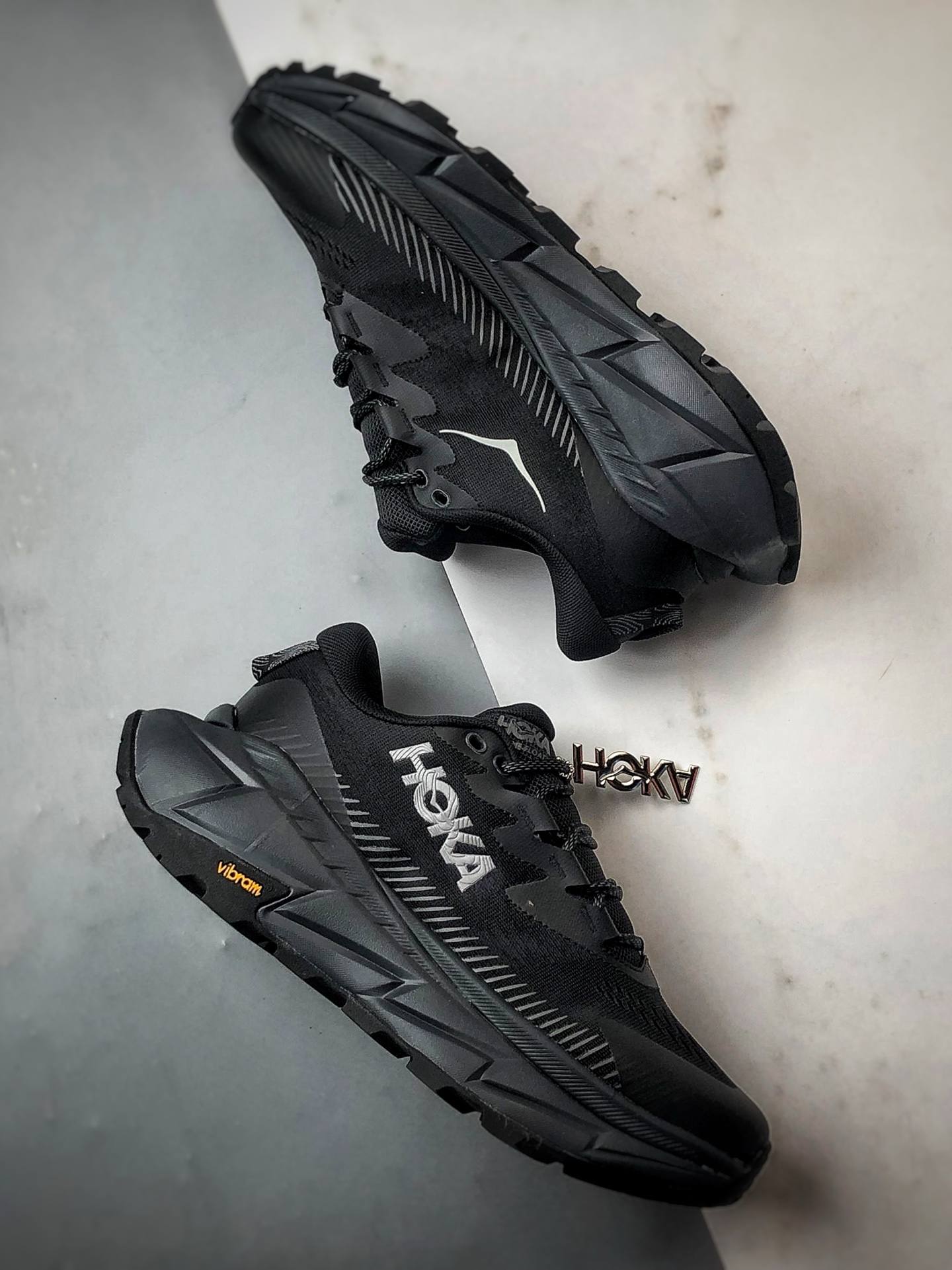Hoka One One Skyline-Float X 黑色 天际线户外功能休闲徒步鞋  1141610-BBLC