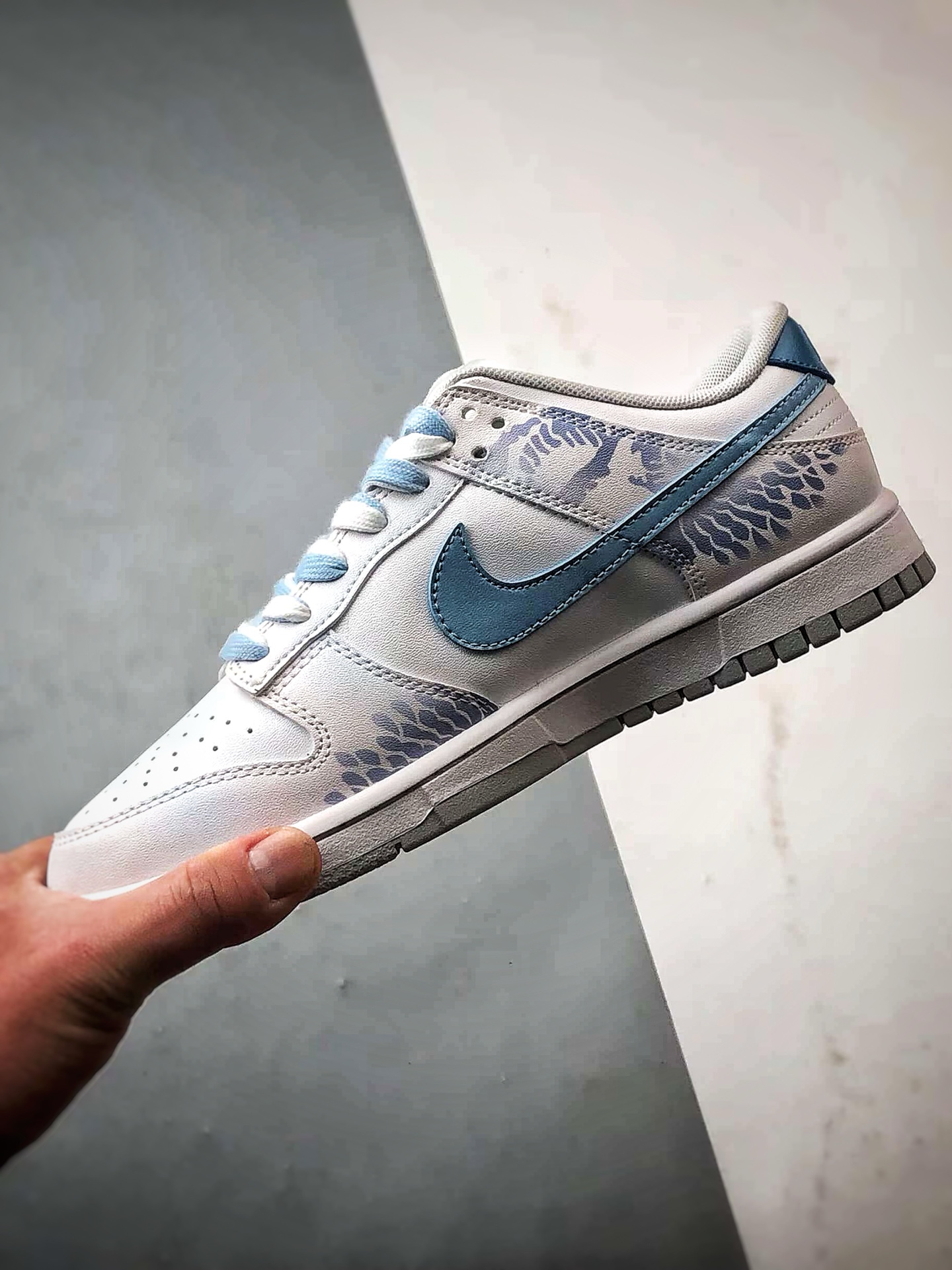 【定制球鞋】NK Dunk Retro CNY 蛇年 灵蛇之珠 白蓝 低帮休闲运动板鞋  DD1391-103