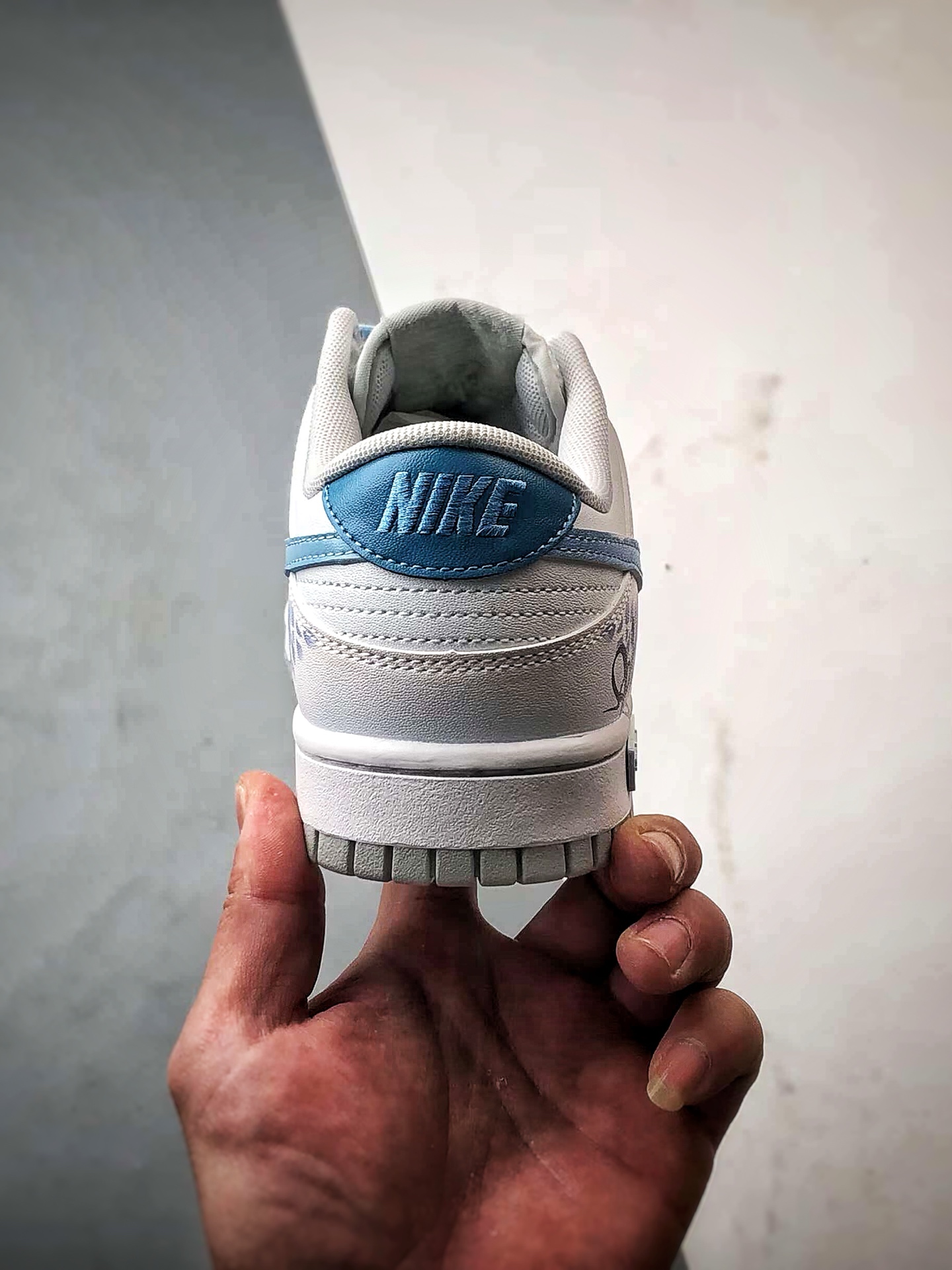【定制球鞋】NK Dunk Retro CNY 蛇年 灵蛇之珠 白蓝 低帮休闲运动板鞋  DD1391-103