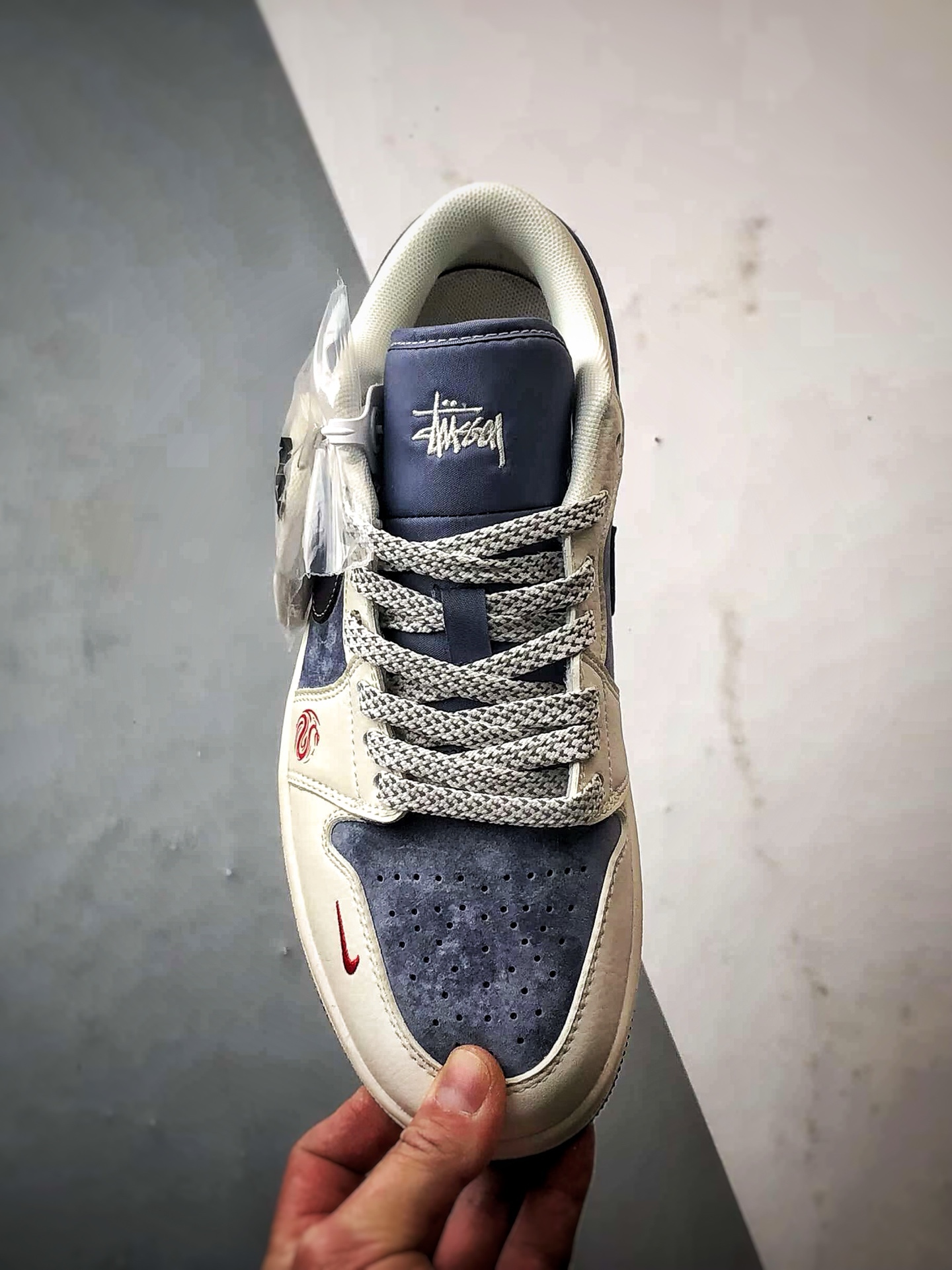 Air Jordan 1 Low OG ”高端定制” 斯图西灰蓝黑钩  XX3318-517