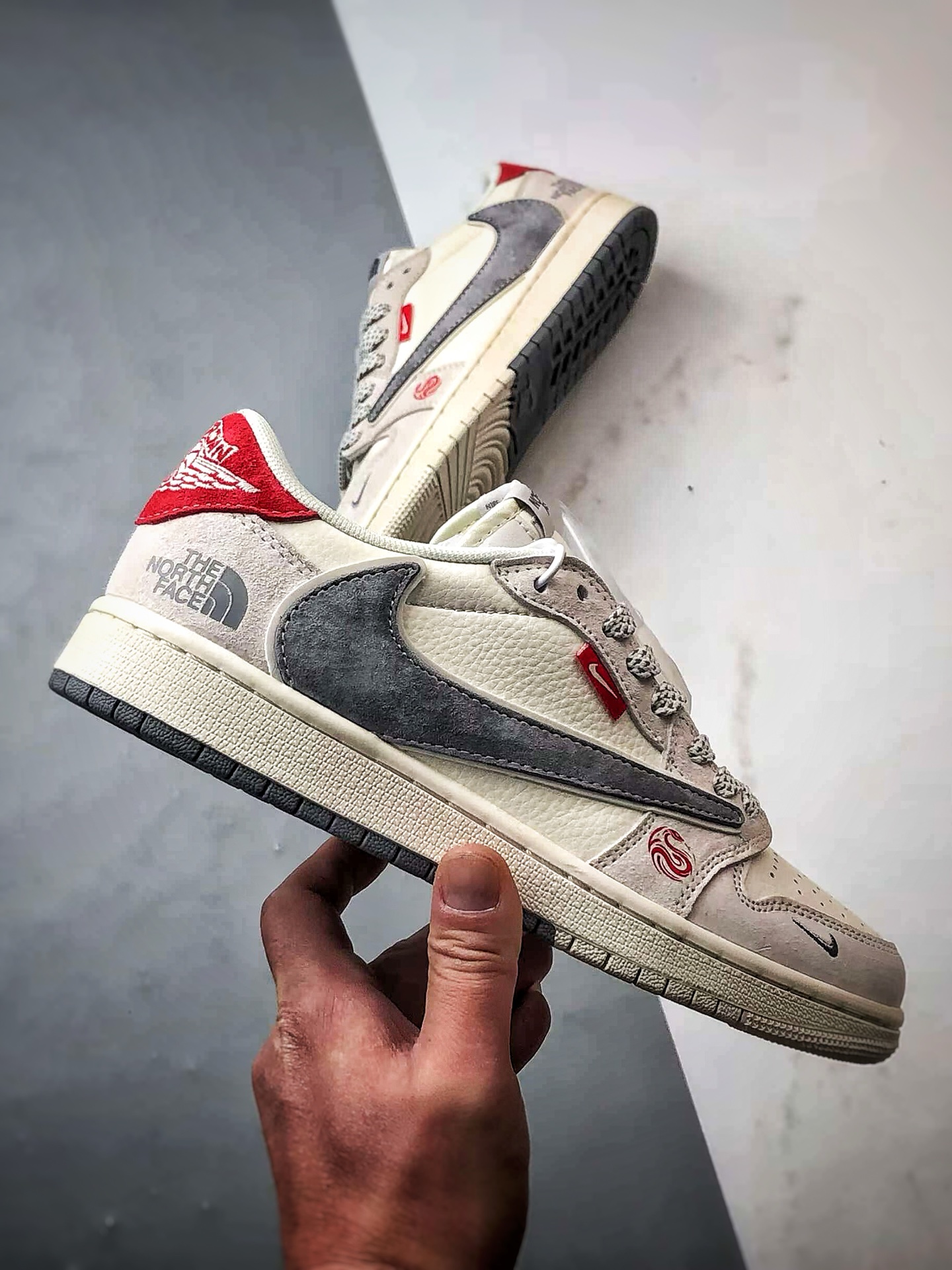 Air Jordan 1 Low OG ”高端定制” 北面蛇年米白灰倒钩  SJ2068-145