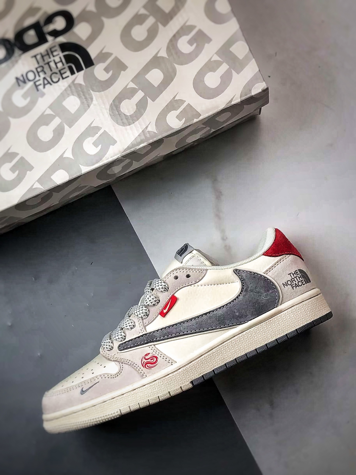 Air Jordan 1 Low OG ”高端定制” 北面蛇年米白灰倒钩  SJ2068-145