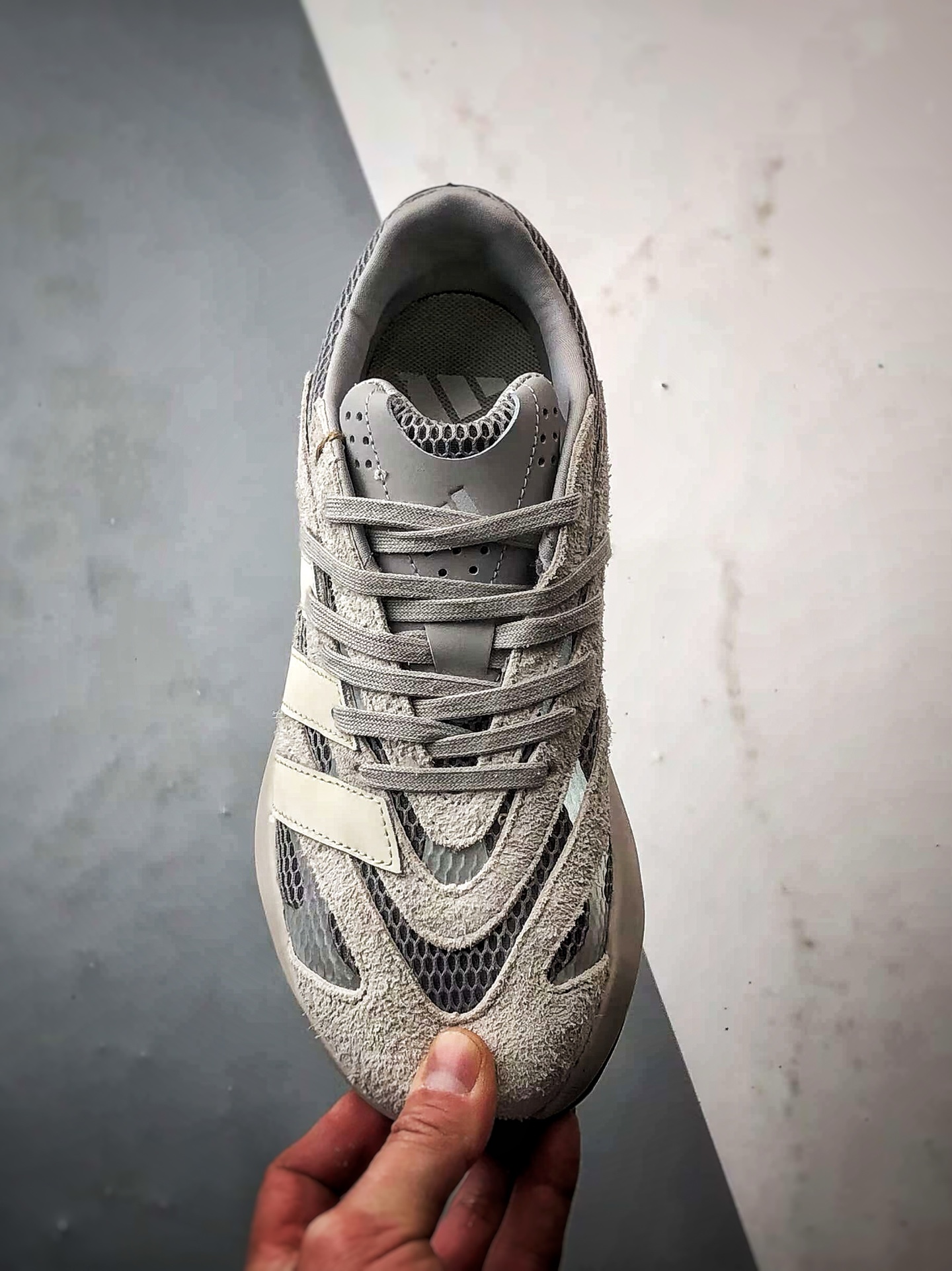 AD Lightblaze 米灰 舒适耐磨减震专业跑步鞋  JQ9973