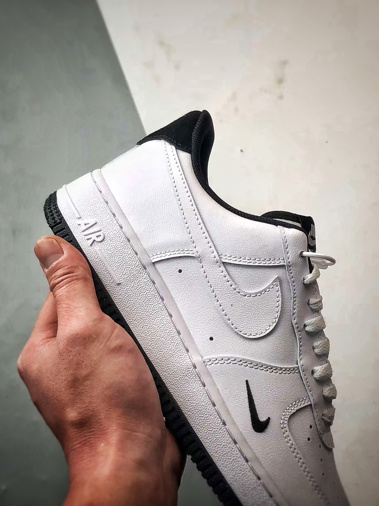 Air Force 1 '07 Low 白黑小钩  HM9483-101