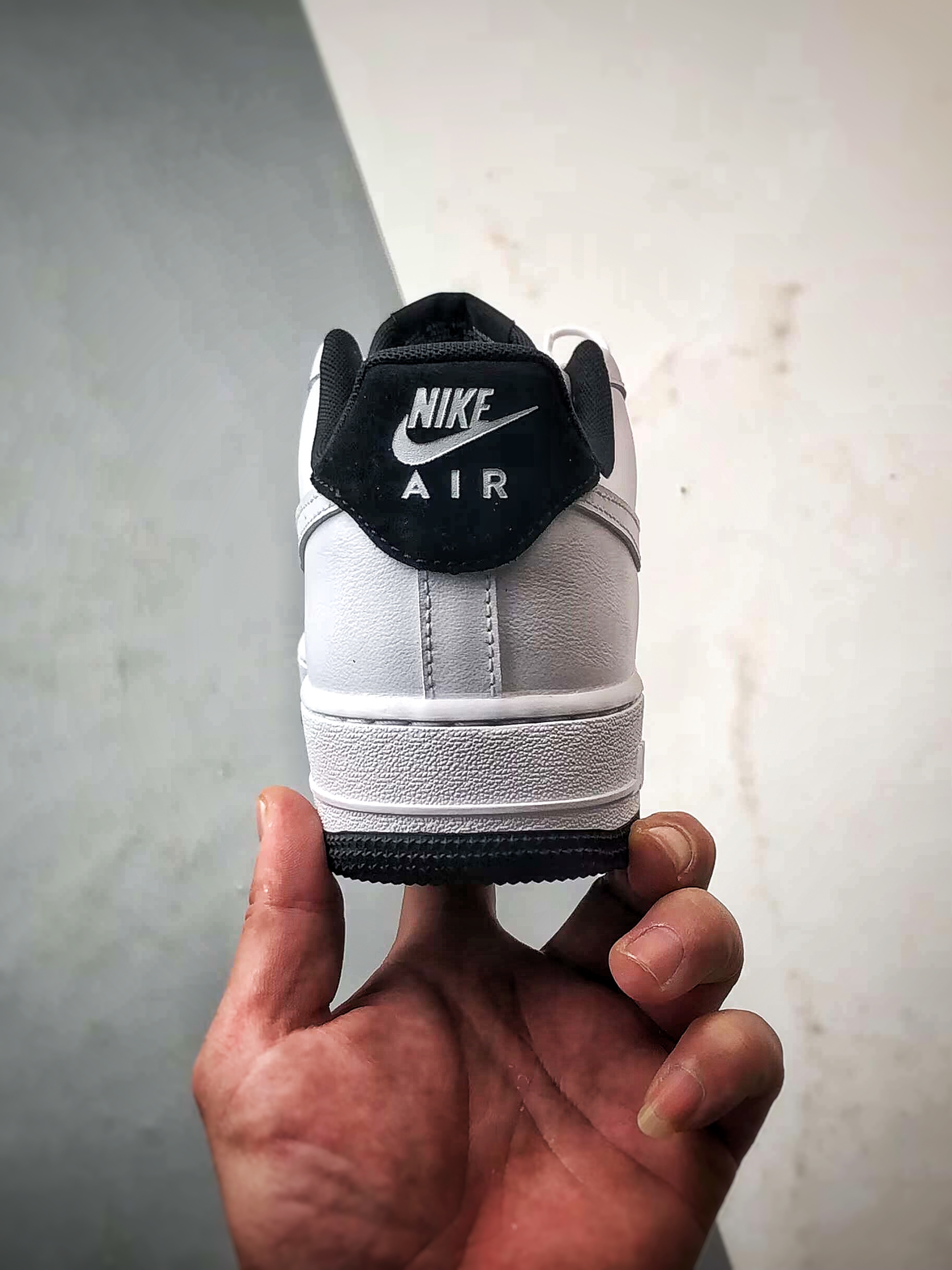 Air Force 1 '07 Low 白黑小钩  HM9483-101