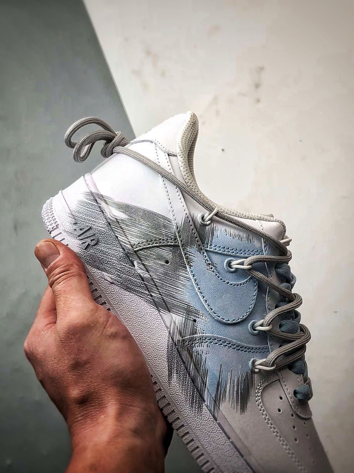 【定制球鞋】Air Force 1 Low 风暴系列 白灰蓝涂鸦解构绑带 经典休闲运动板鞋  YY2024-626