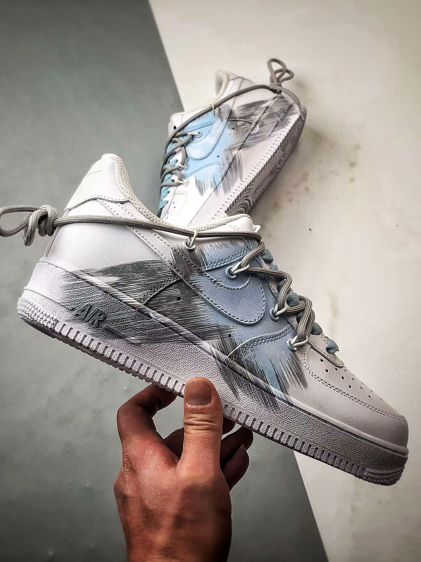 【定制球鞋】Air Force 1 Low 风暴系列 白灰蓝涂鸦解构绑带 经典休闲运动板鞋  YY2024-626