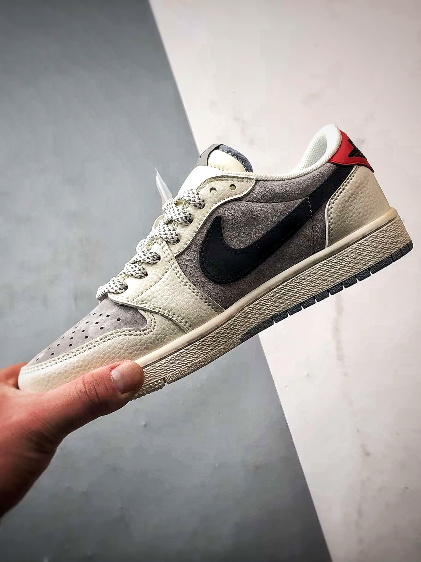 Air Jordan 1 Low OG ”高端定制” 斯图西米灰黑倒钩  SJ2068-142