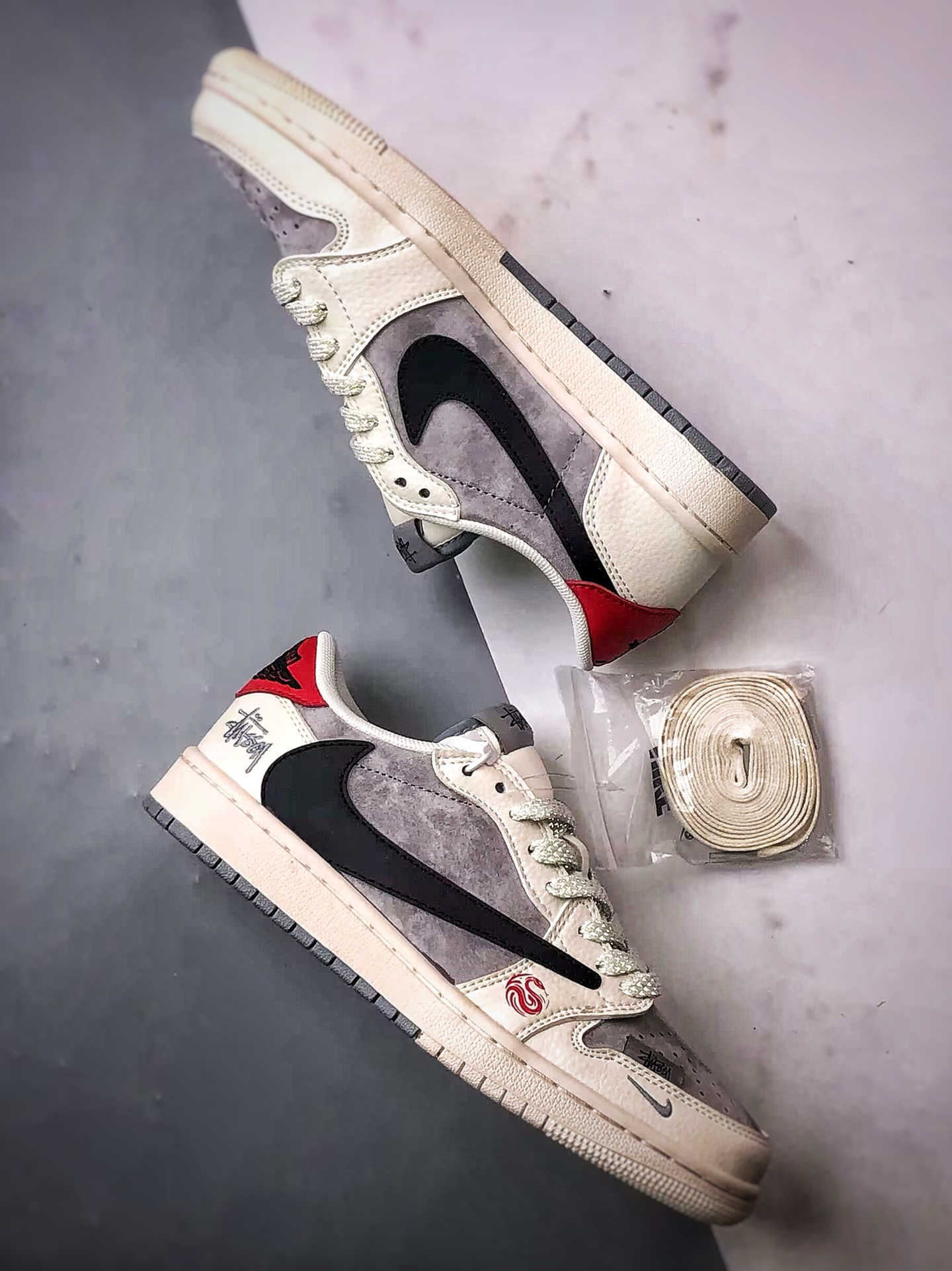 Air Jordan 1 Low OG ”高端定制” 斯图西米灰黑倒钩  SJ2068-142
