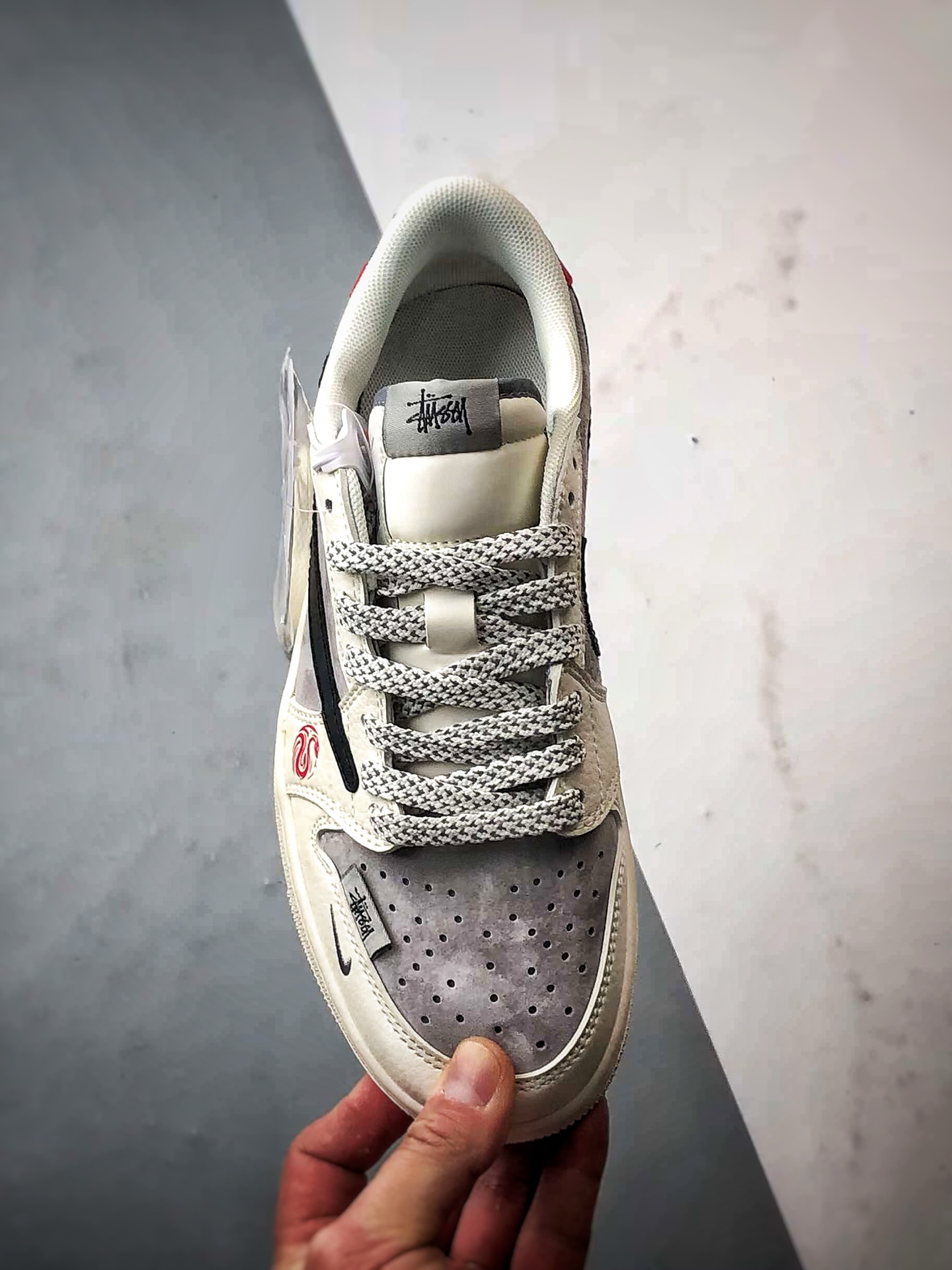 Air Jordan 1 Low OG ”高端定制” 斯图西米灰黑倒钩  SJ2068-142