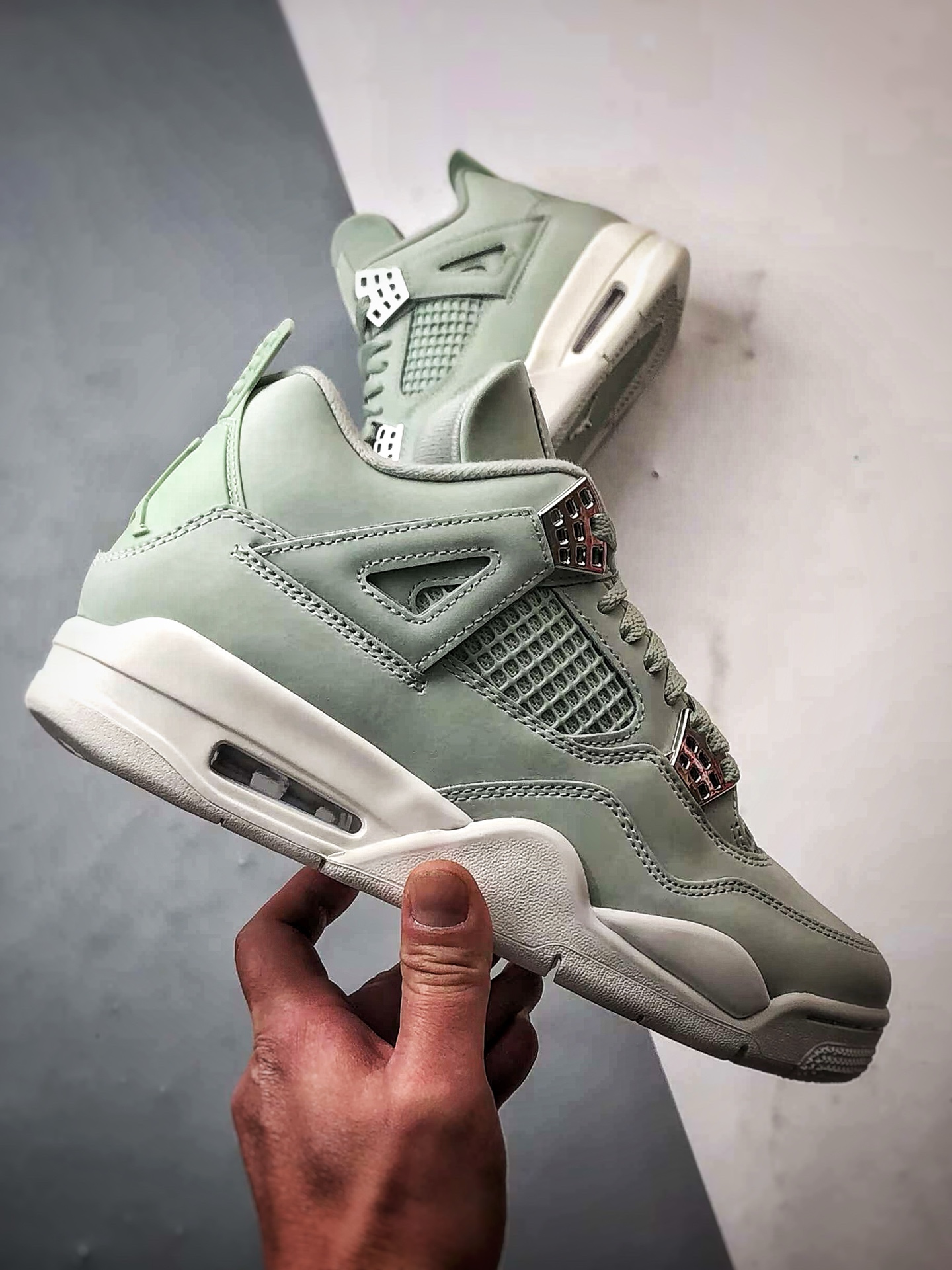 【官方纯原版本 诠释市场最强四代】 Air Jordan 4 ”Ssafoam” 绿米/薄荷绿  HV0823-003