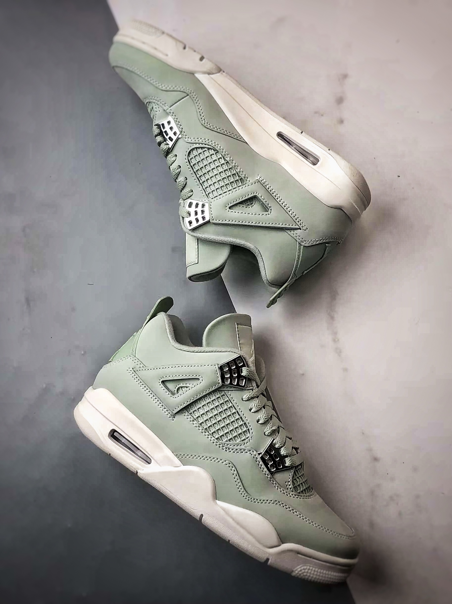 【官方纯原版本 诠释市场最强四代】 Air Jordan 4 ”Ssafoam” 绿米/薄荷绿  HV0823-003
