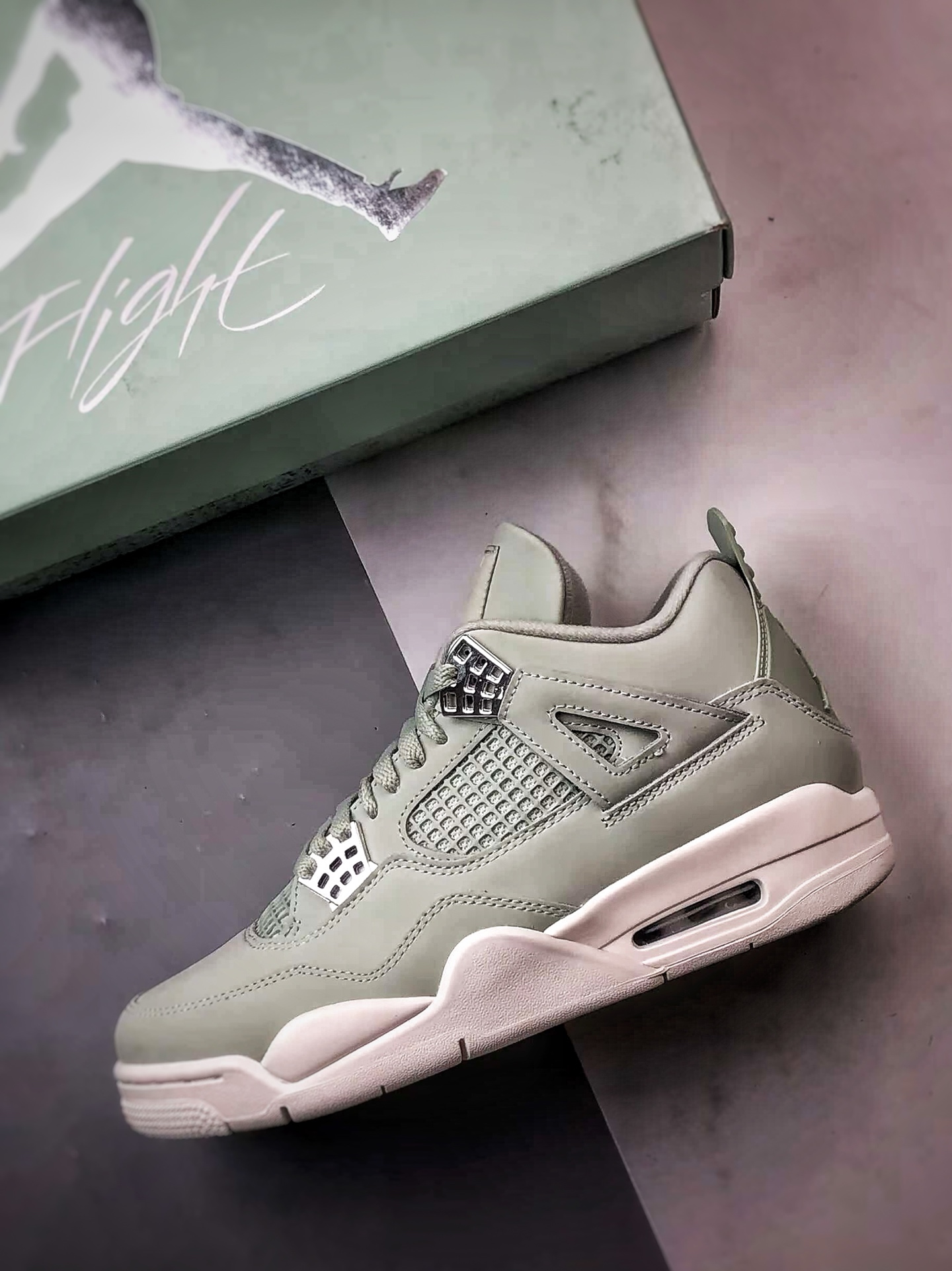 【官方纯原版本 诠释市场最强四代】 Air Jordan 4 ”Ssafoam” 绿米/薄荷绿  HV0823-003