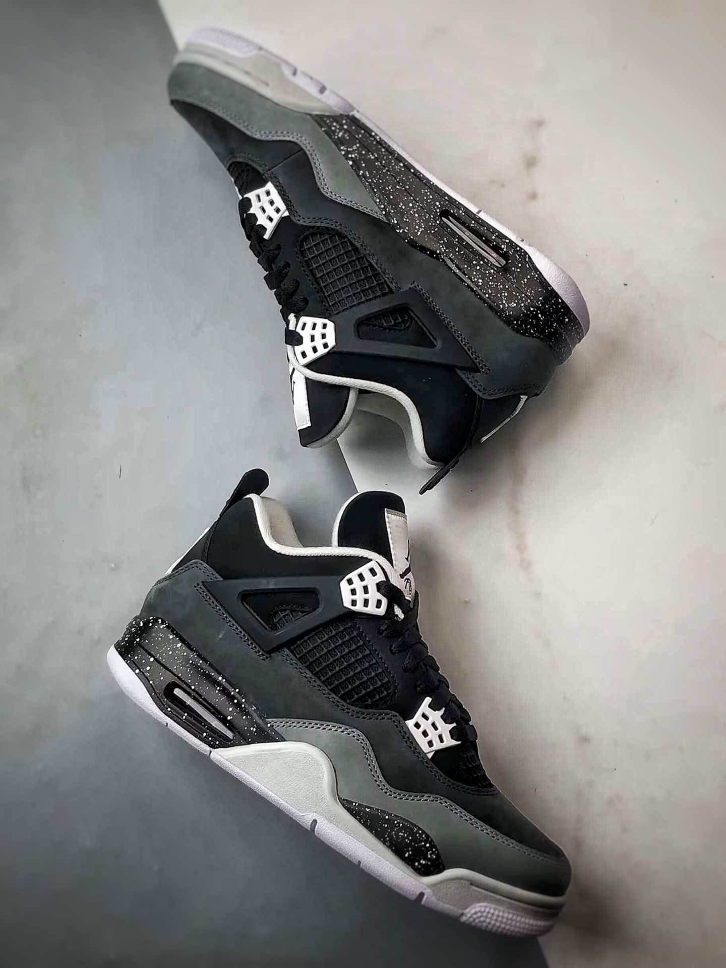 【官方纯原版本 诠释市场最强四代】 Air Jordan 4 Retro ”Fear” 恐惧黑白 FQ8138-002