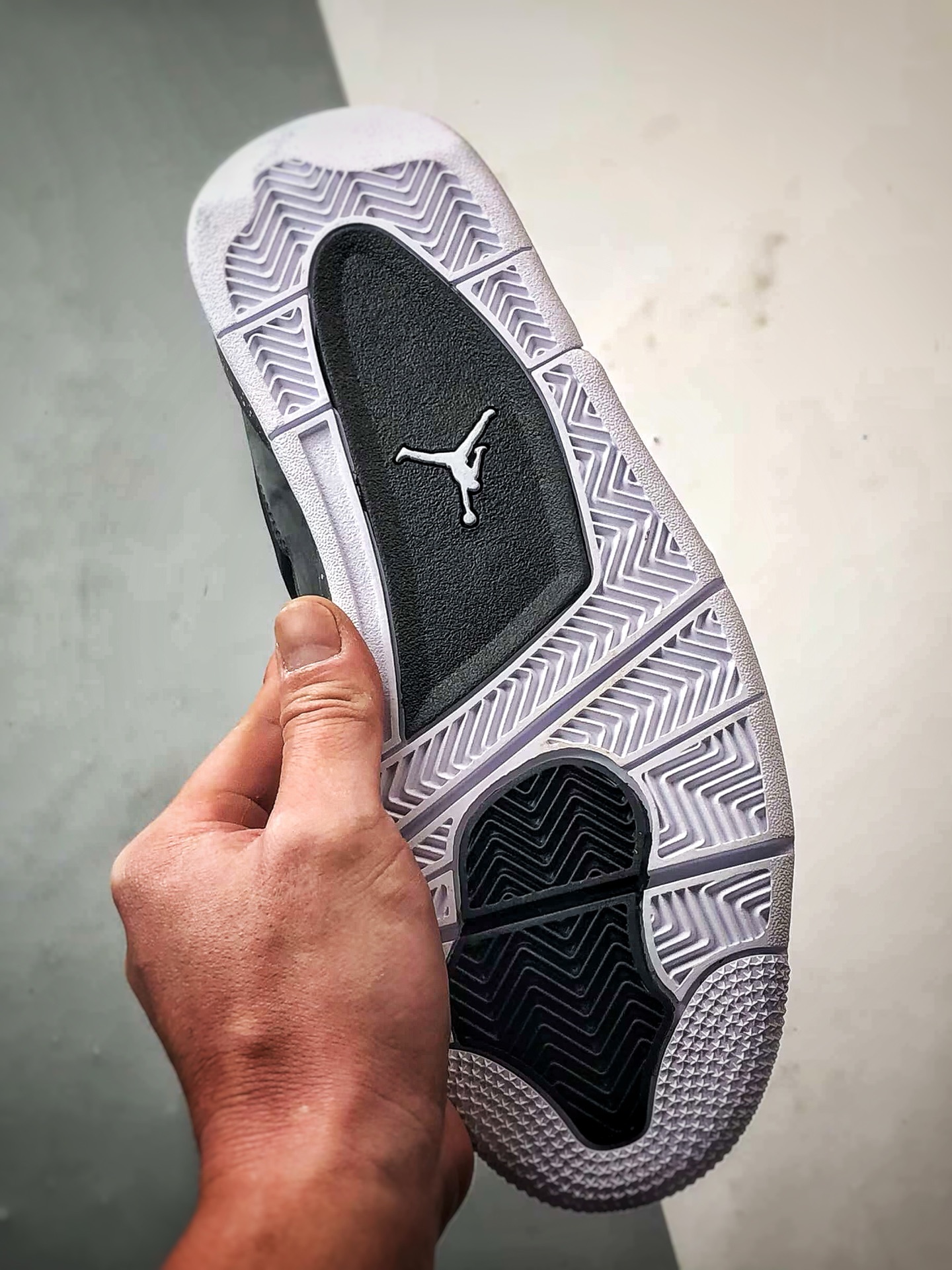 【官方纯原版本 诠释市场最强四代】 Air Jordan 4 Retro ”Fear” 恐惧黑白 FQ8138-002