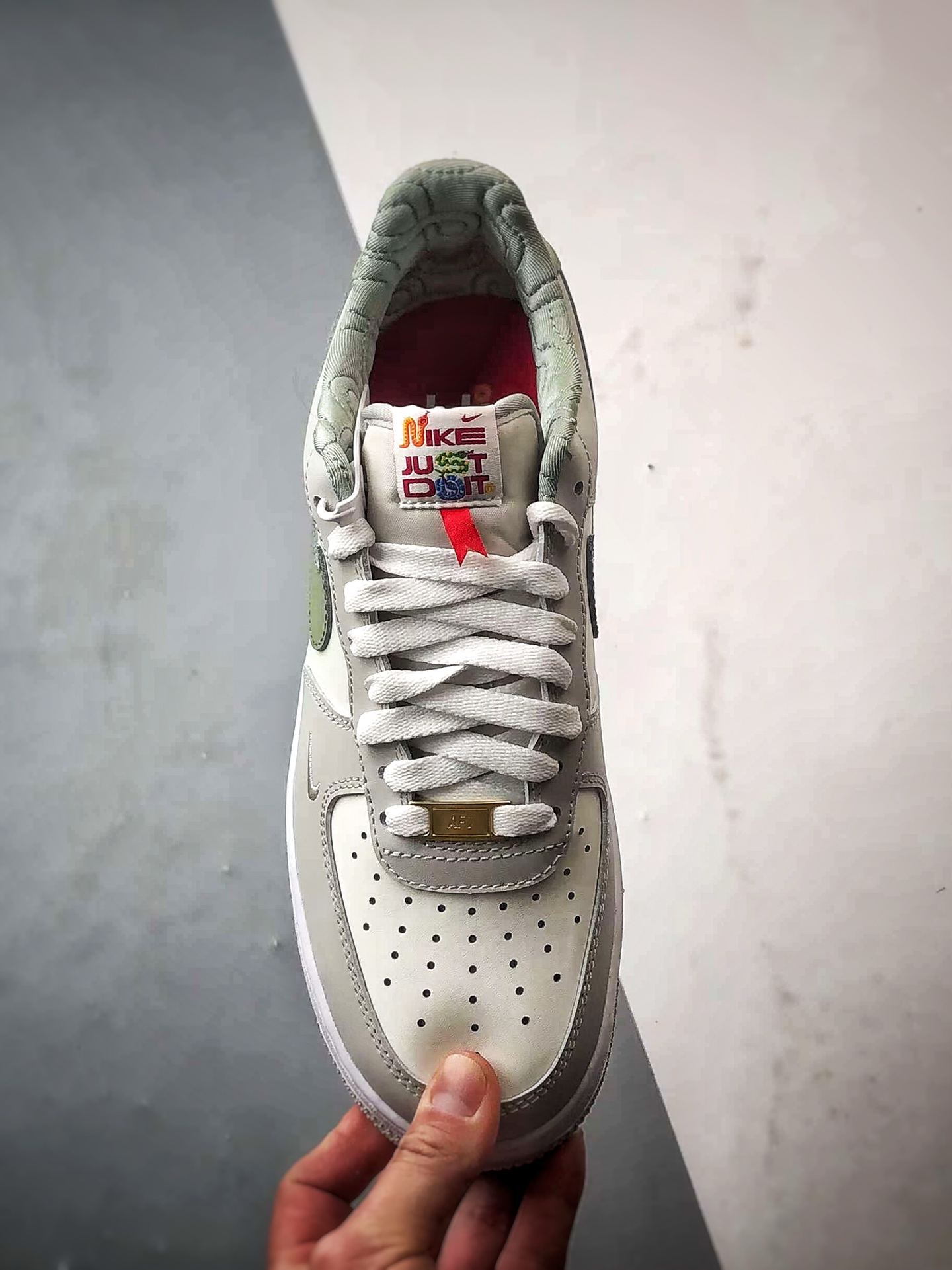 Air Force 1 Low 蛇年牛油果绿  HV6000-131