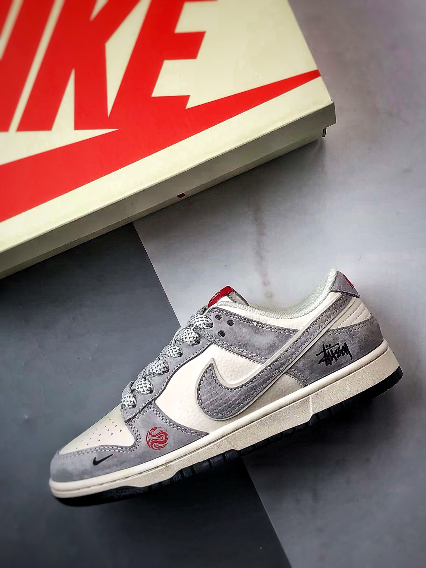NK Dunk Low Retro ”DIY高端定制” 斯图西米白灰 低帮休闲运动板鞋  XX3168-117