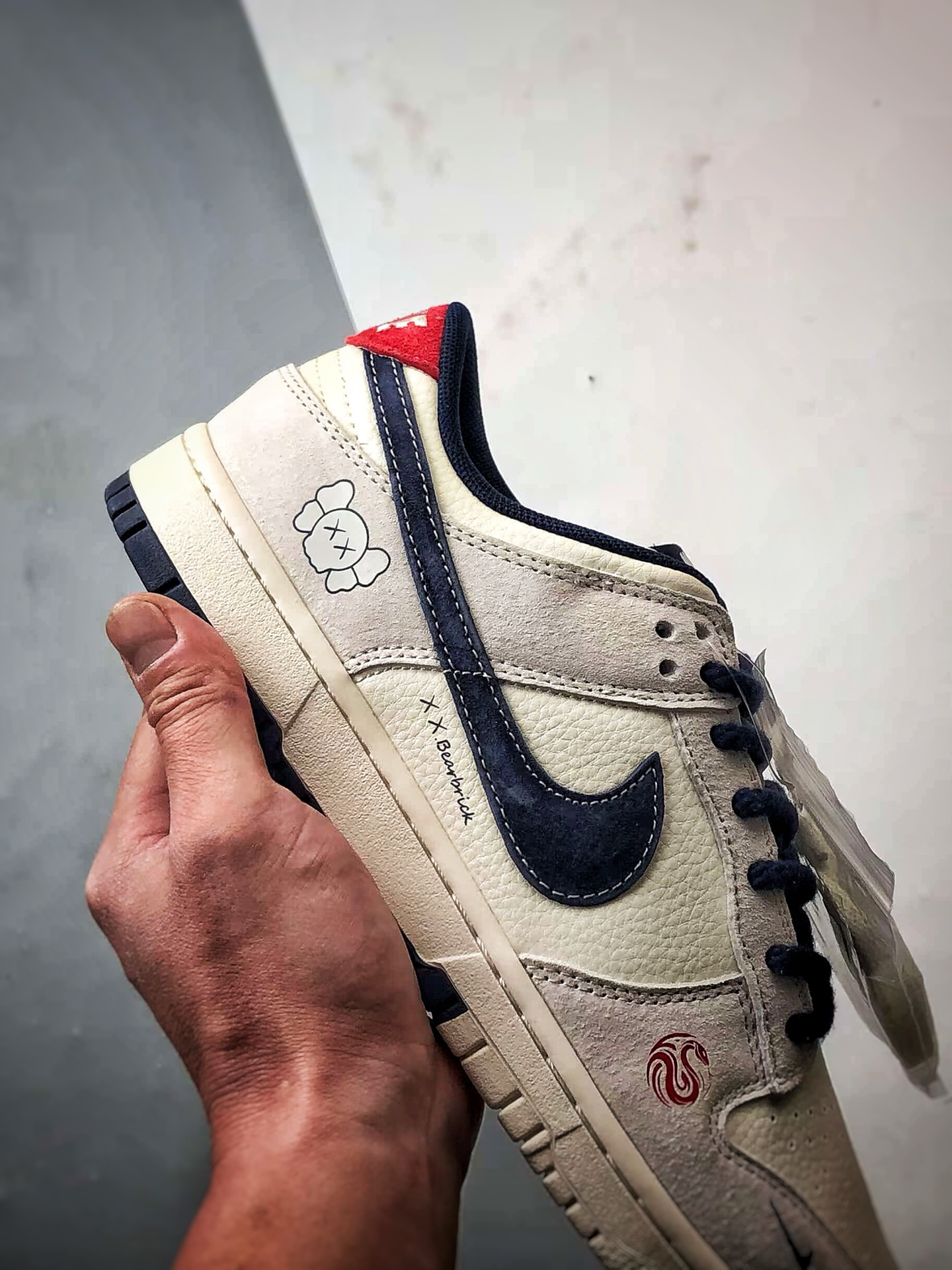 NK Dunk Low Retro ”DIY高端定制” Kaws米灰深蓝 低帮休闲运动板鞋  YX5066-249