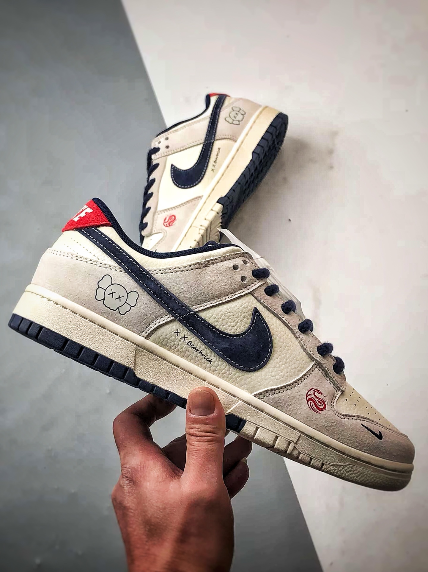 NK Dunk Low Retro ”DIY高端定制” Kaws米灰深蓝 低帮休闲运动板鞋  YX5066-249