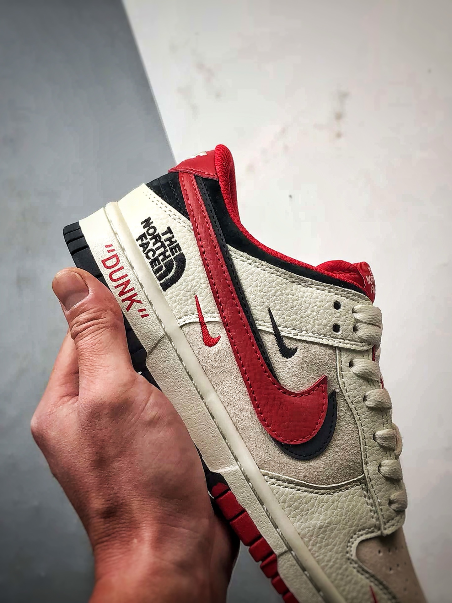 NK Dunk Low Retro ”DIY高端定制” 北面黑红双钩 低帮休闲运动板鞋  DJ2024-127