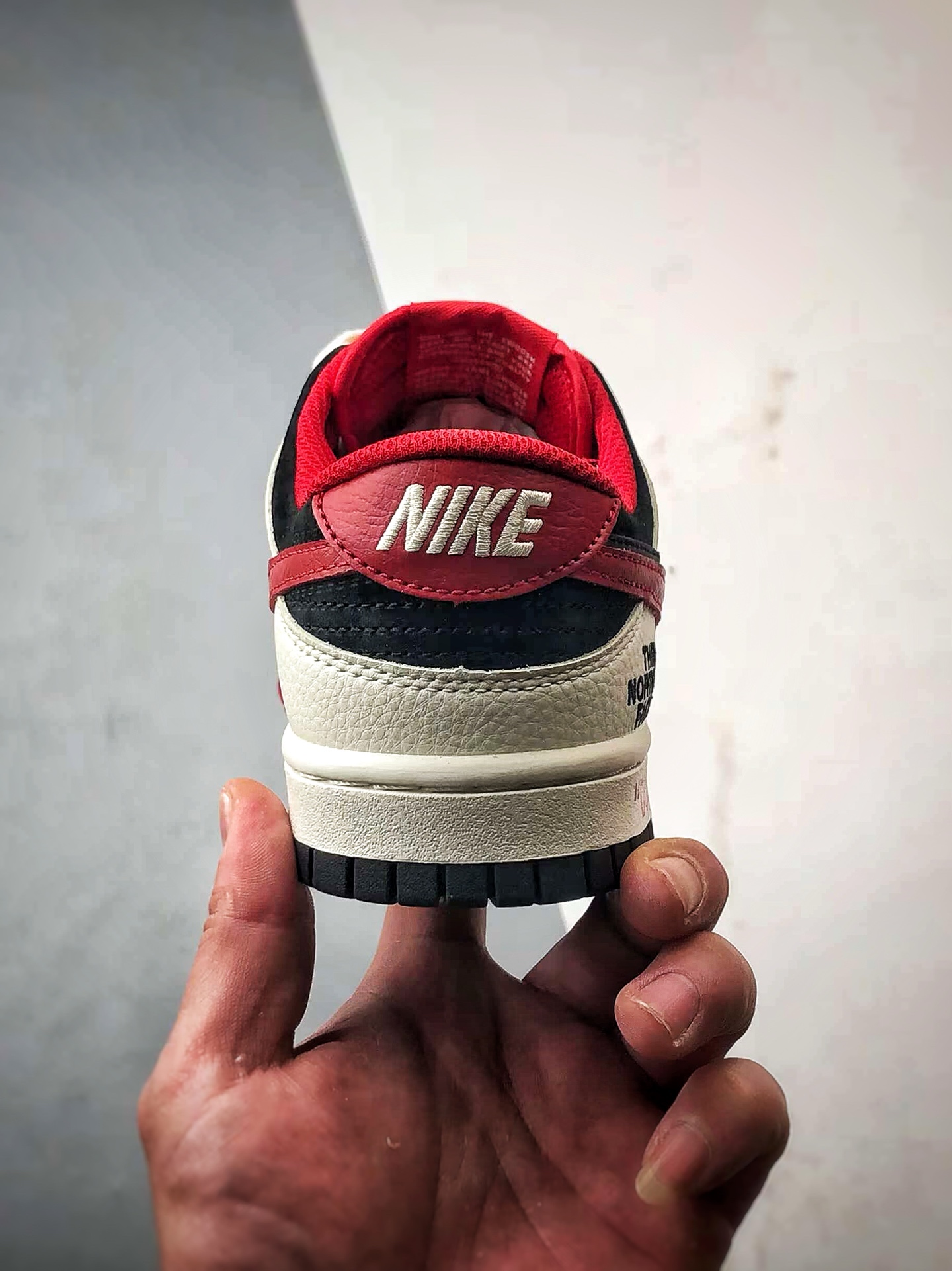 NK Dunk Low Retro ”DIY高端定制” 北面黑红双钩 低帮休闲运动板鞋  DJ2024-127