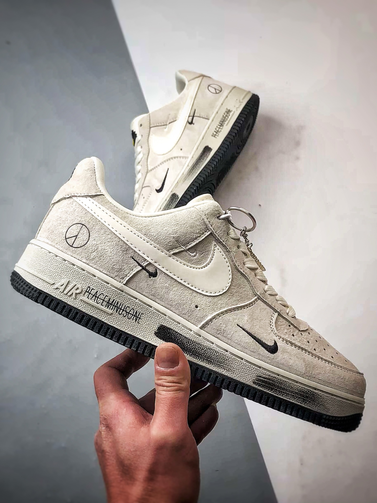 权志龙 x Air Force 1 Low 灰白麂皮  DF0188-035