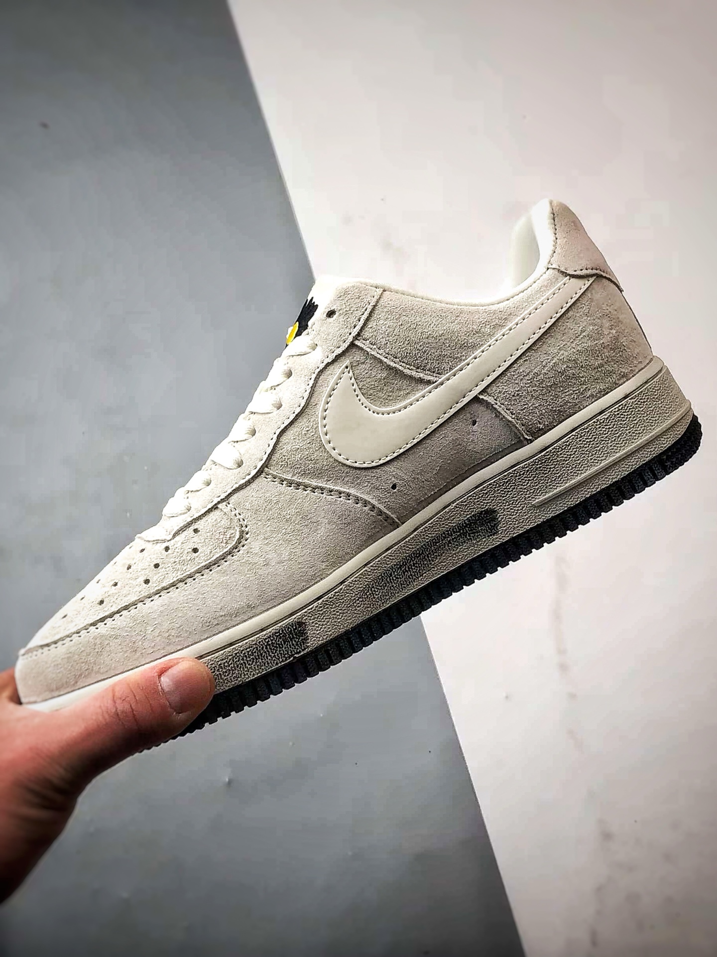 权志龙 x Air Force 1 Low 灰白麂皮  DF0188-035