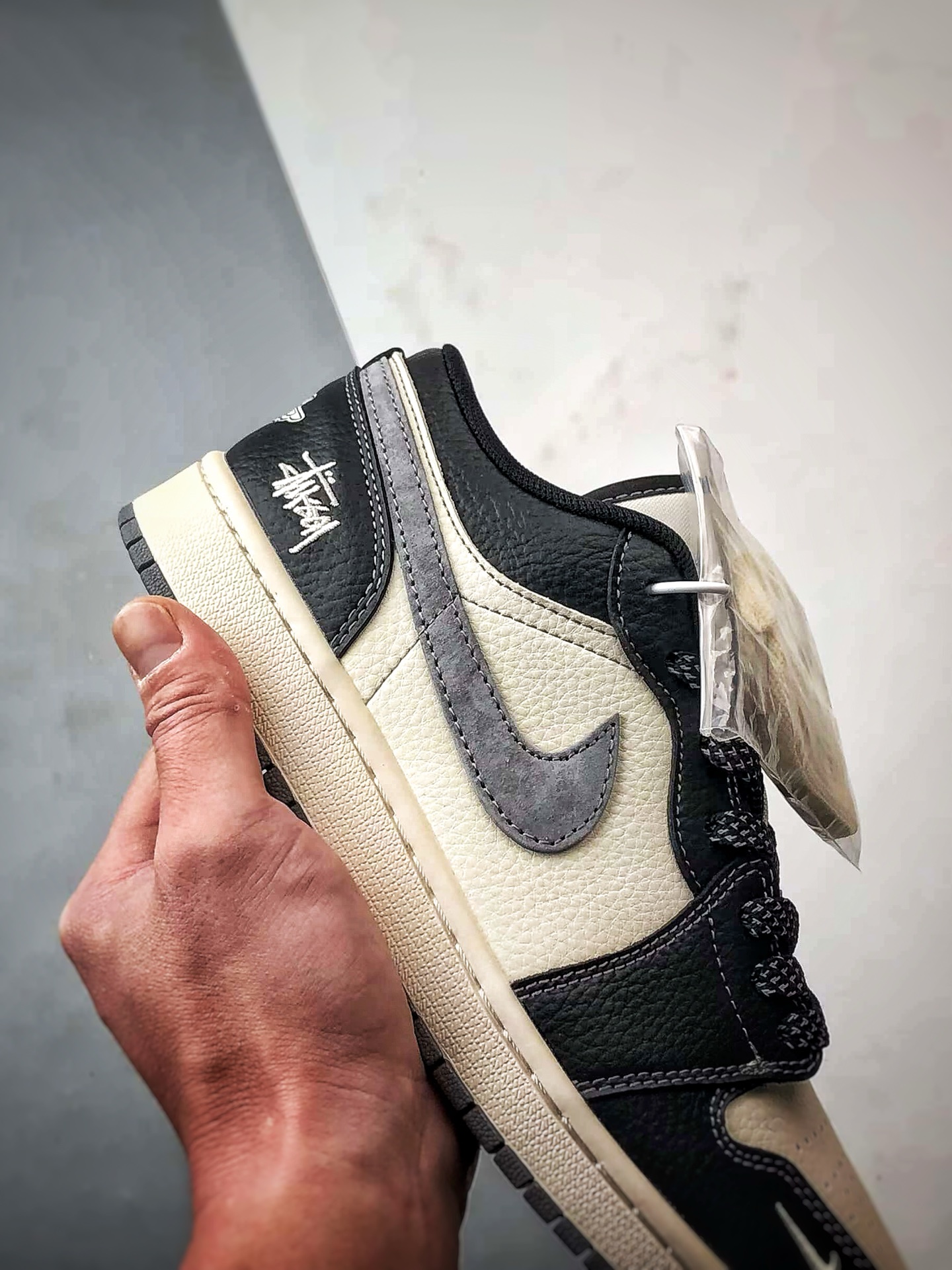 Air Jordan 1 Low OG ”高端定制” 斯图西米黑灰钩 XX3318-511