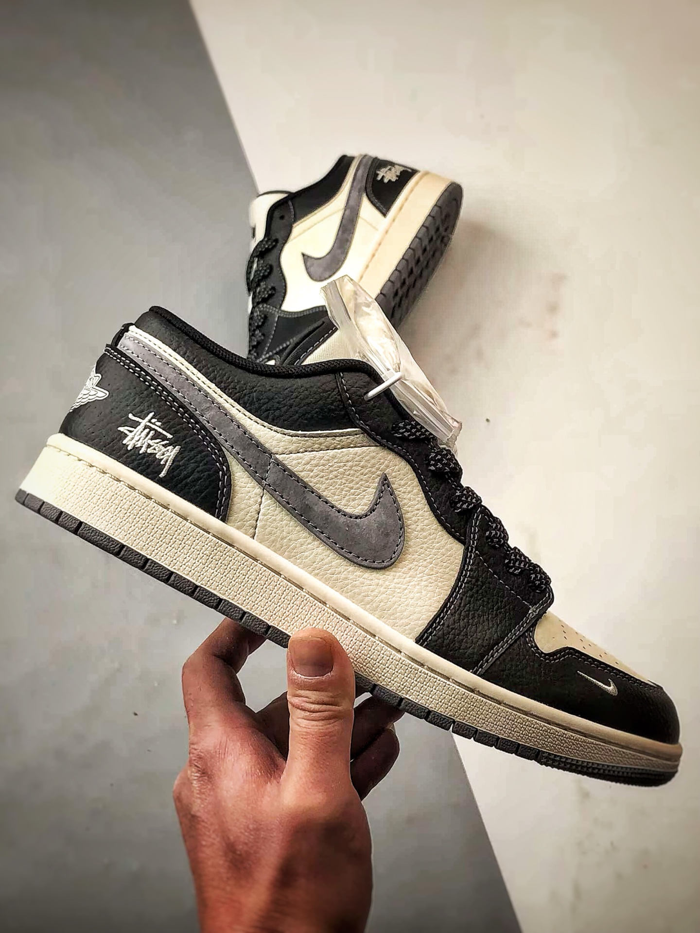 Air Jordan 1 Low OG ”高端定制” 斯图西米黑灰钩 XX3318-511